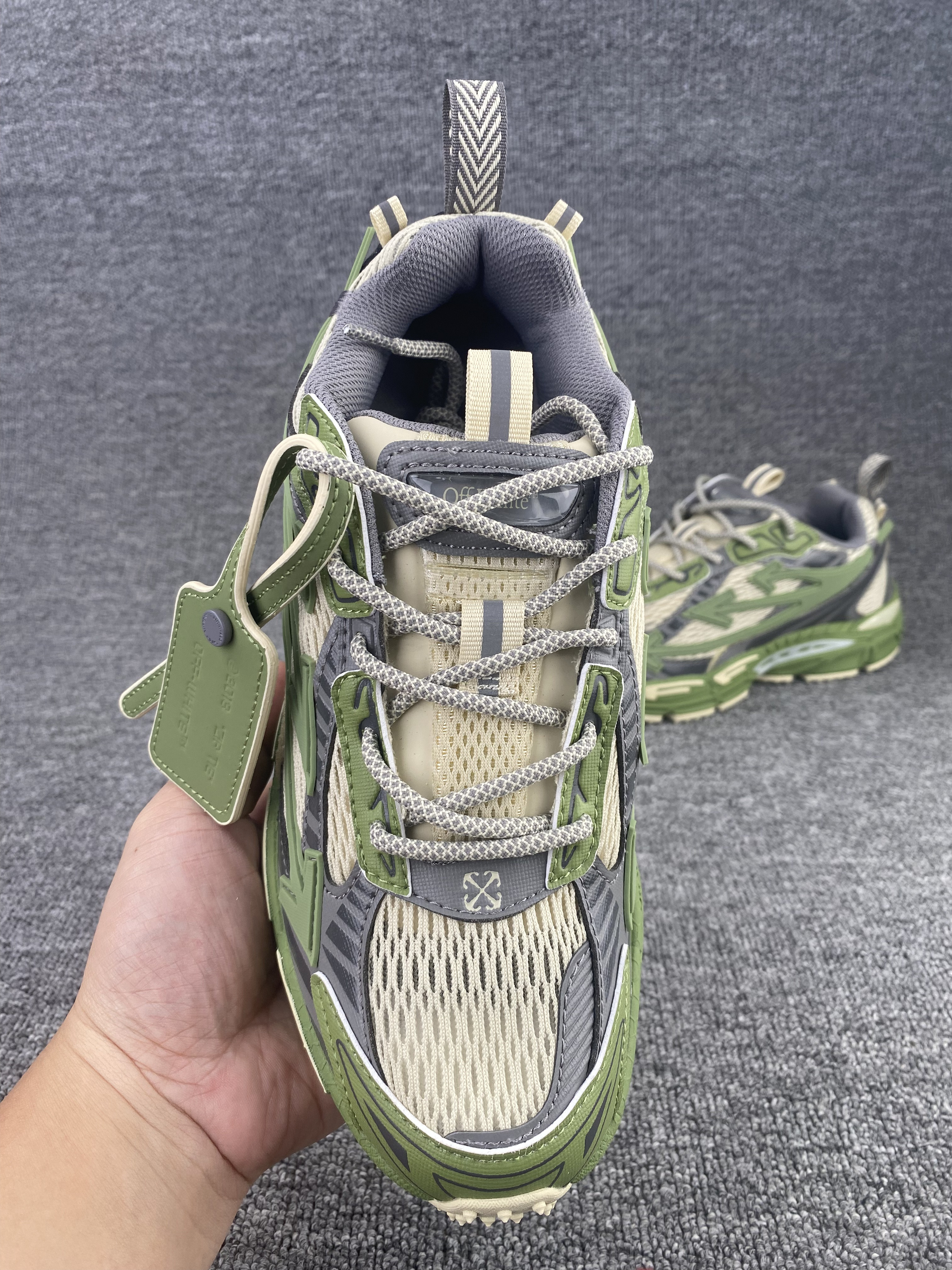 UA Off-White "BE RIGHT BACK"