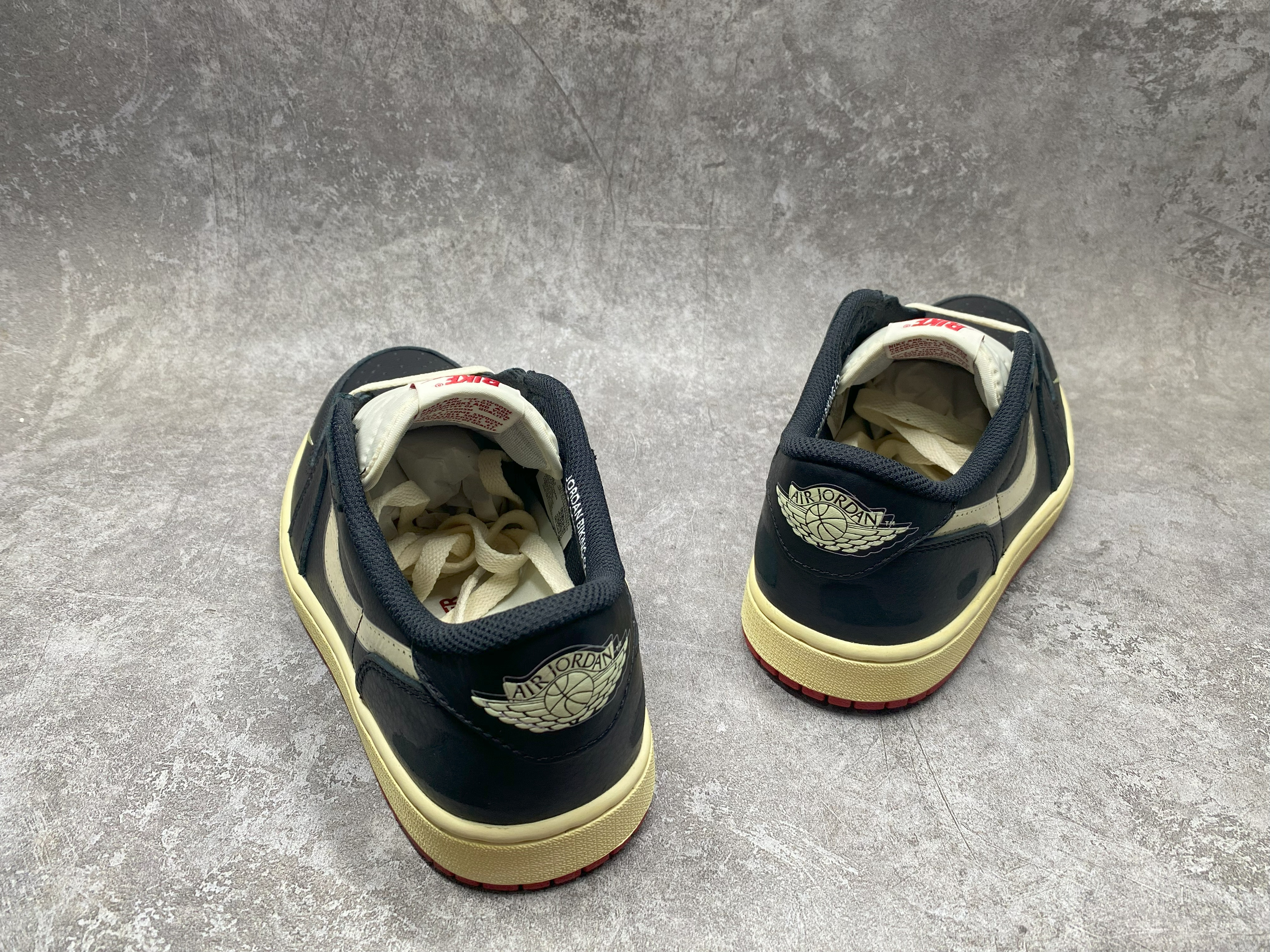 UA Jordan 1 Retro Low OG