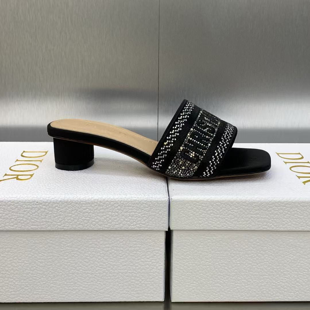 ua D*oramour dway heeled slide
