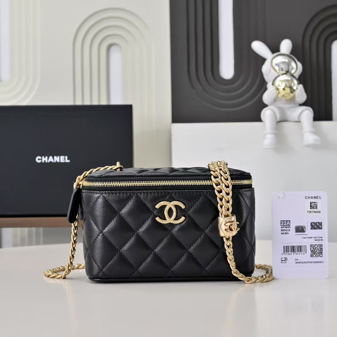 Ch*el vanity with chain 9.5x17x8cm