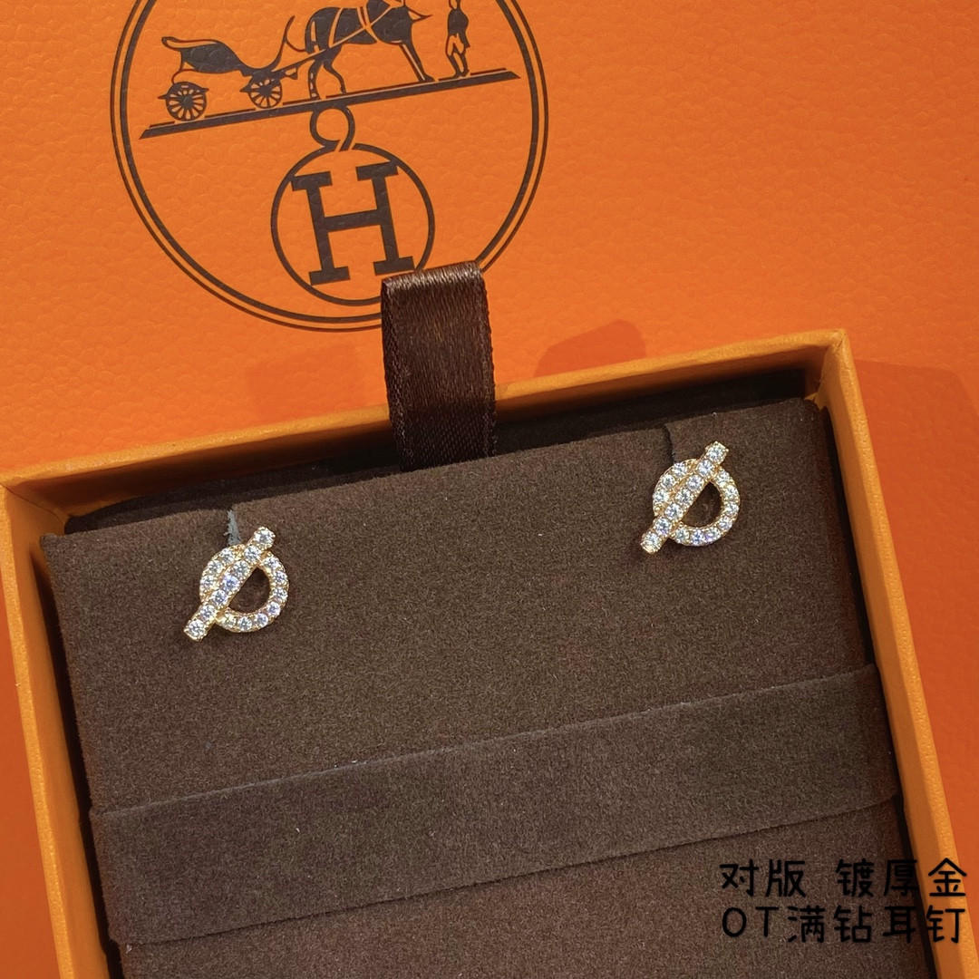 H**me5 ot fully di*m*nd-encrusted stud earrings
