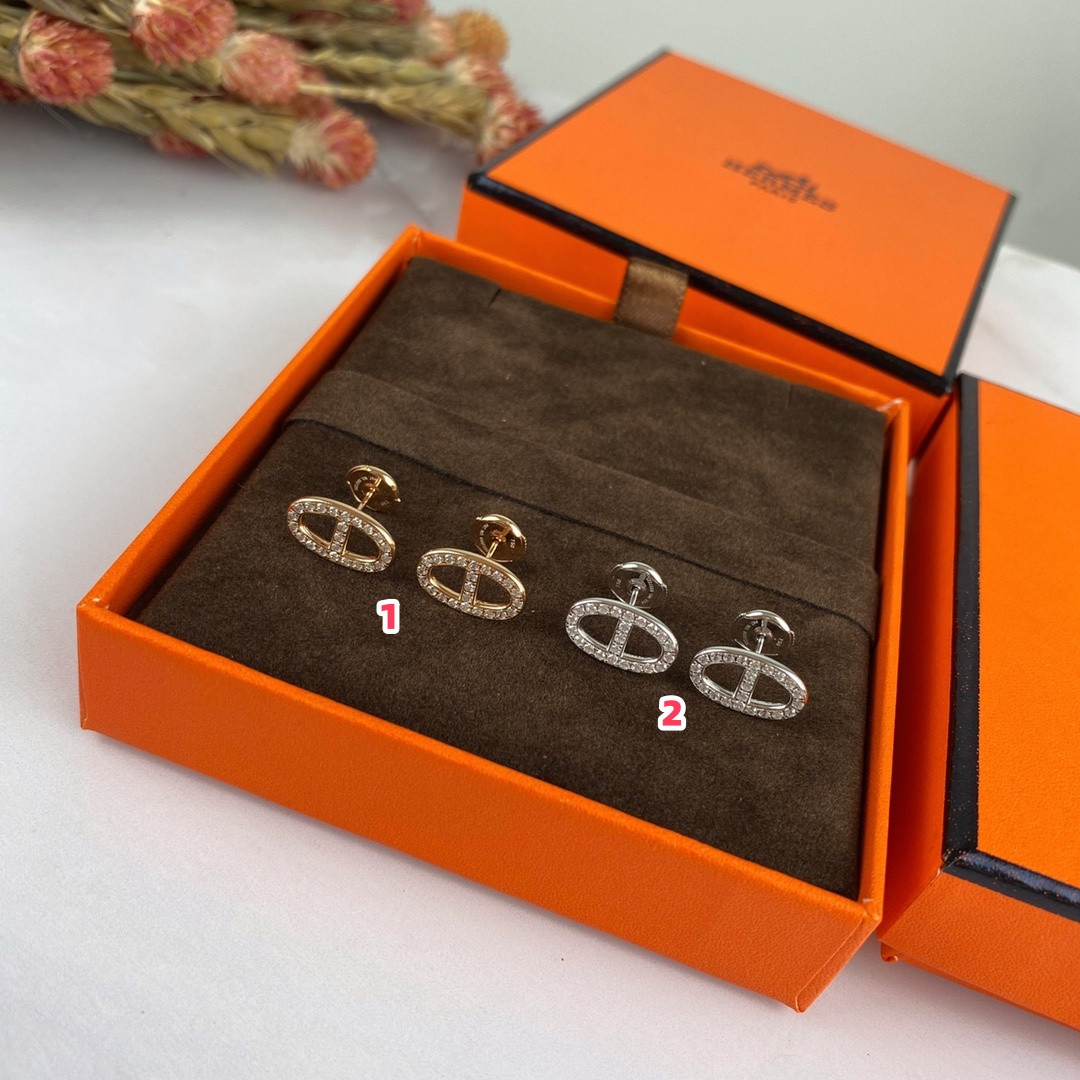 H**me5 fully di*m*nd-encrusted h stud earrings