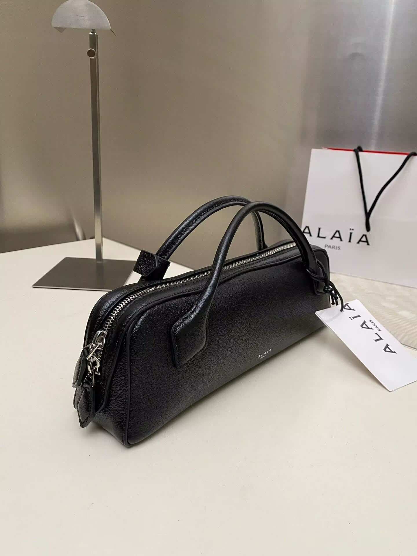 ALAÏA Le Teckel Clutch 31x17x10 cm