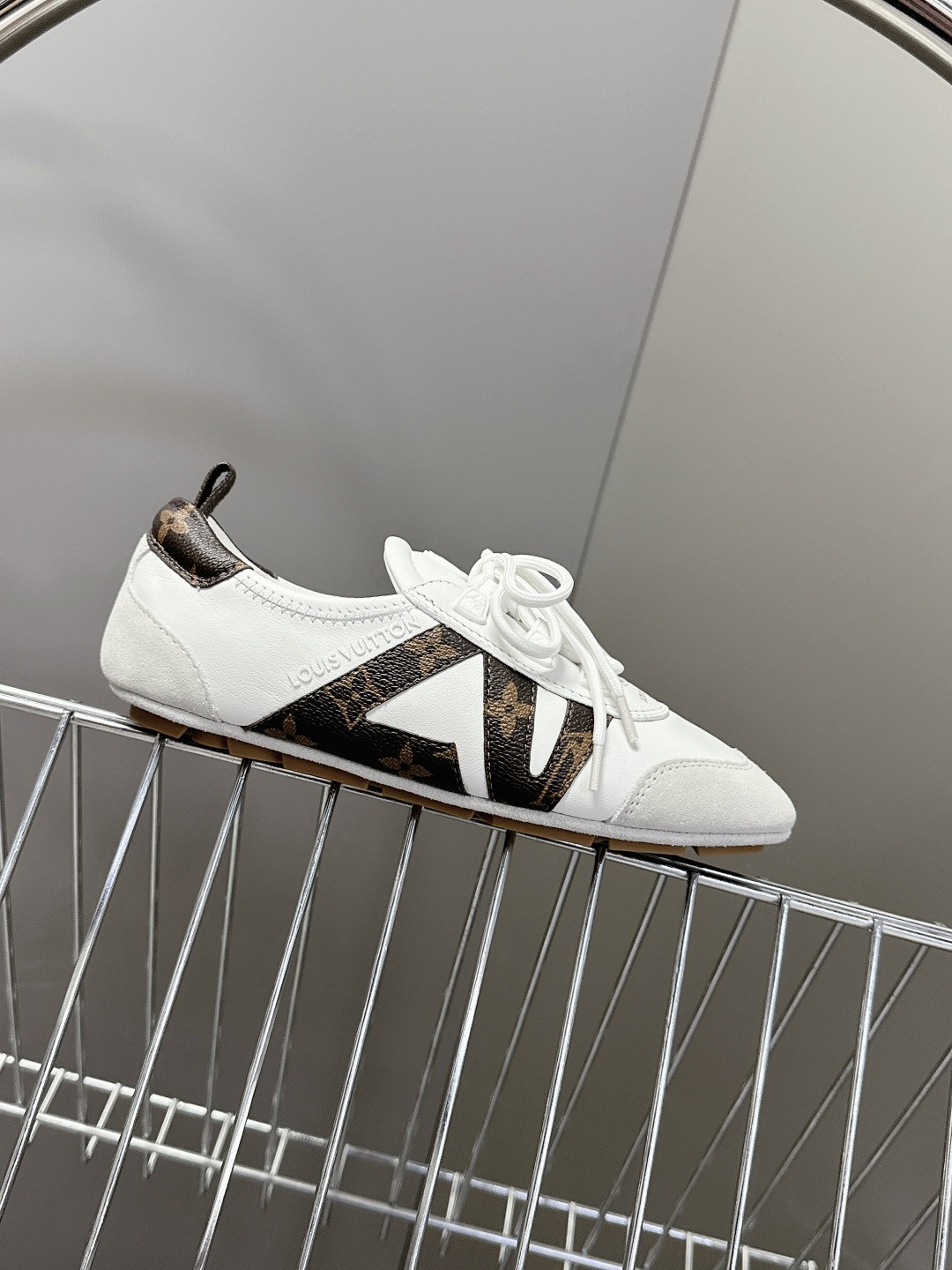 UA LV Sneaker