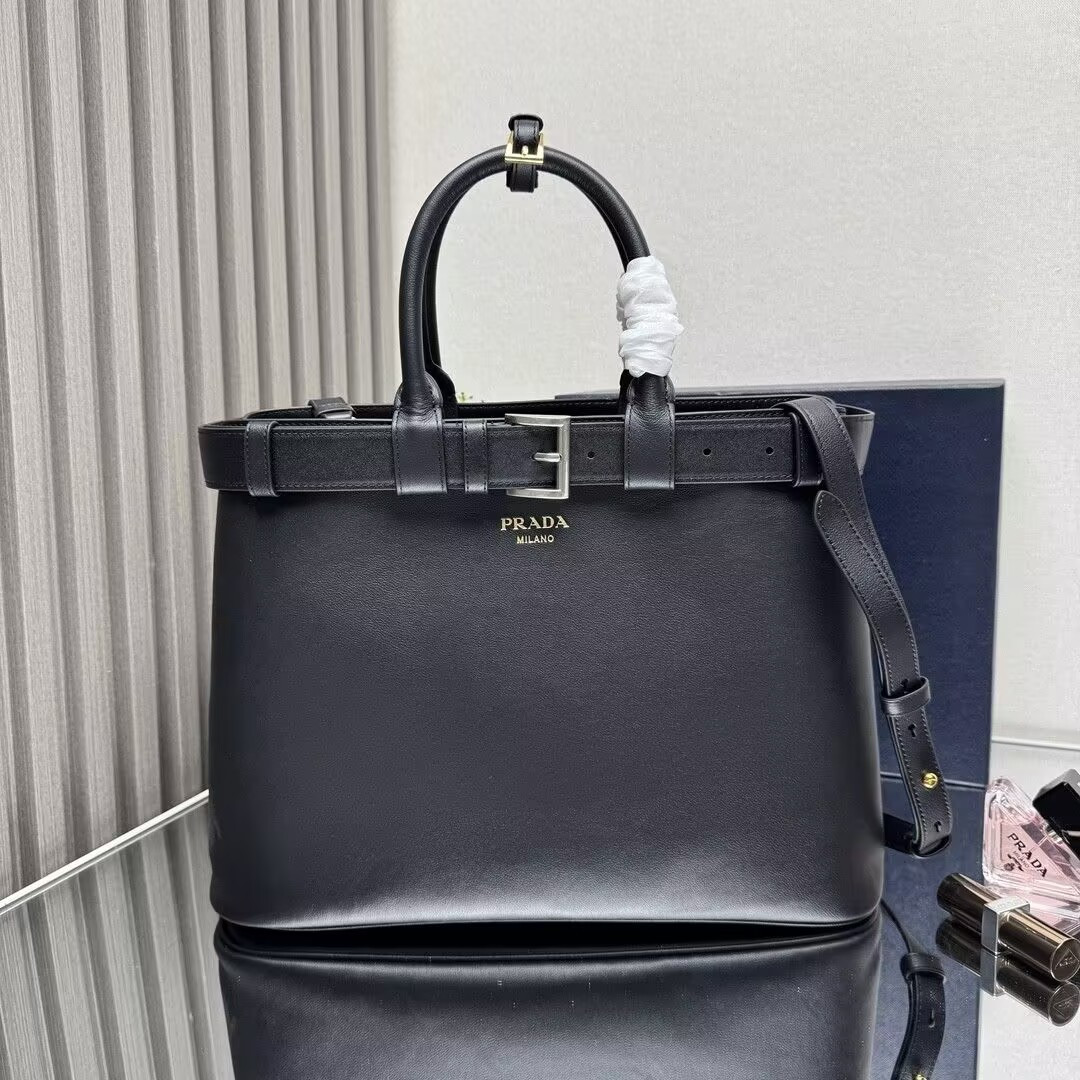 Pra*a buckle leather bag with belt black 25x35x14cm