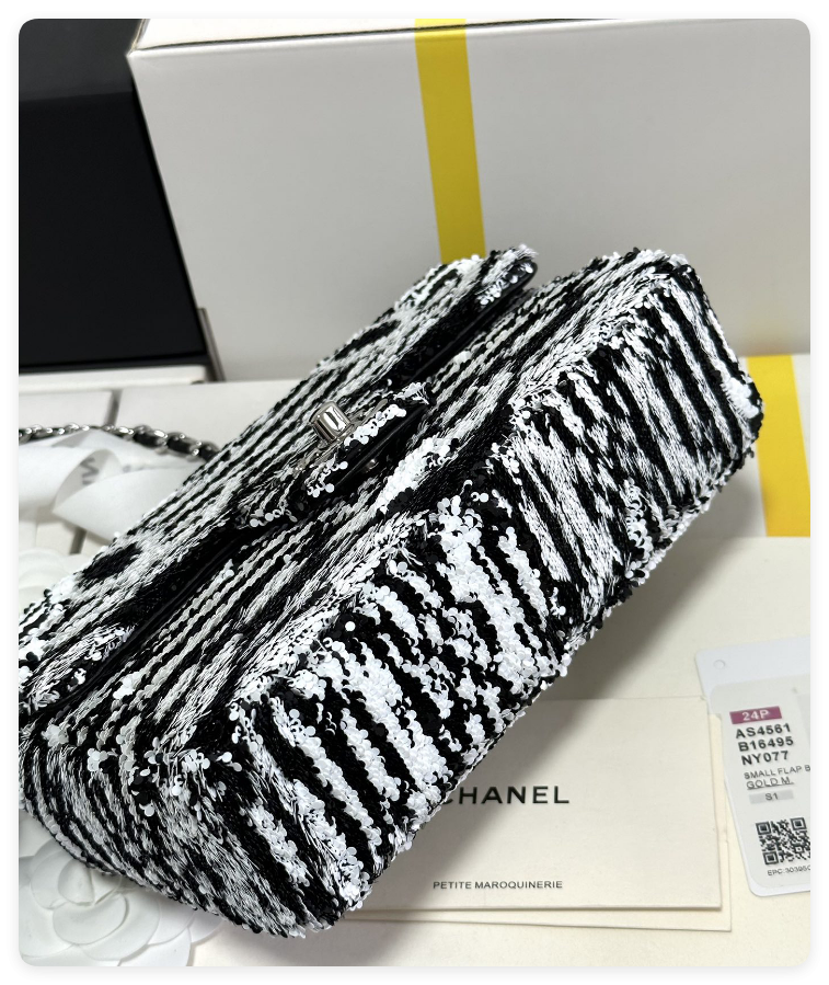 Ch*el sequin flap bag 14x21x8cm