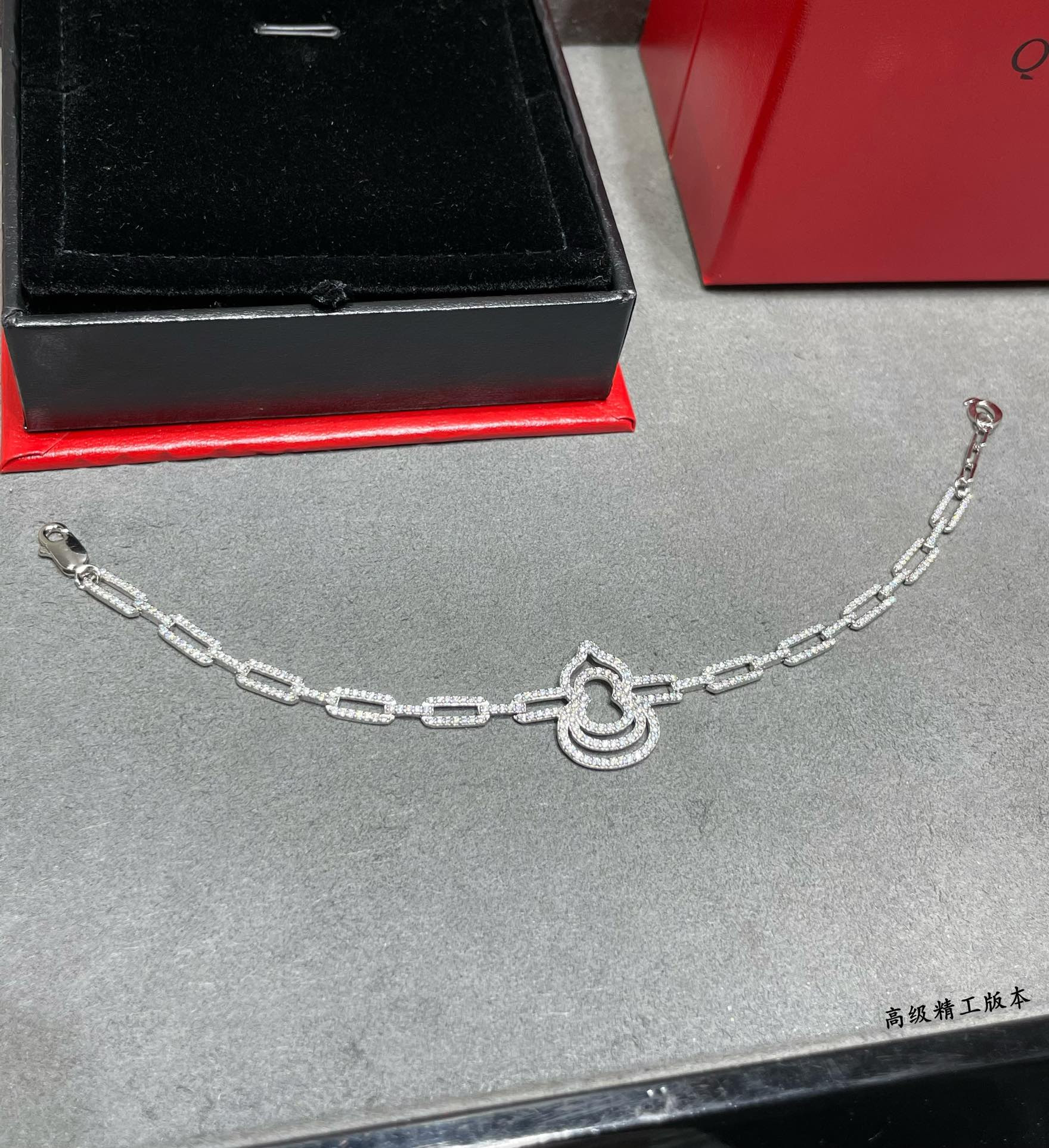 Qeelin Triple Loop Gourd Bracelet