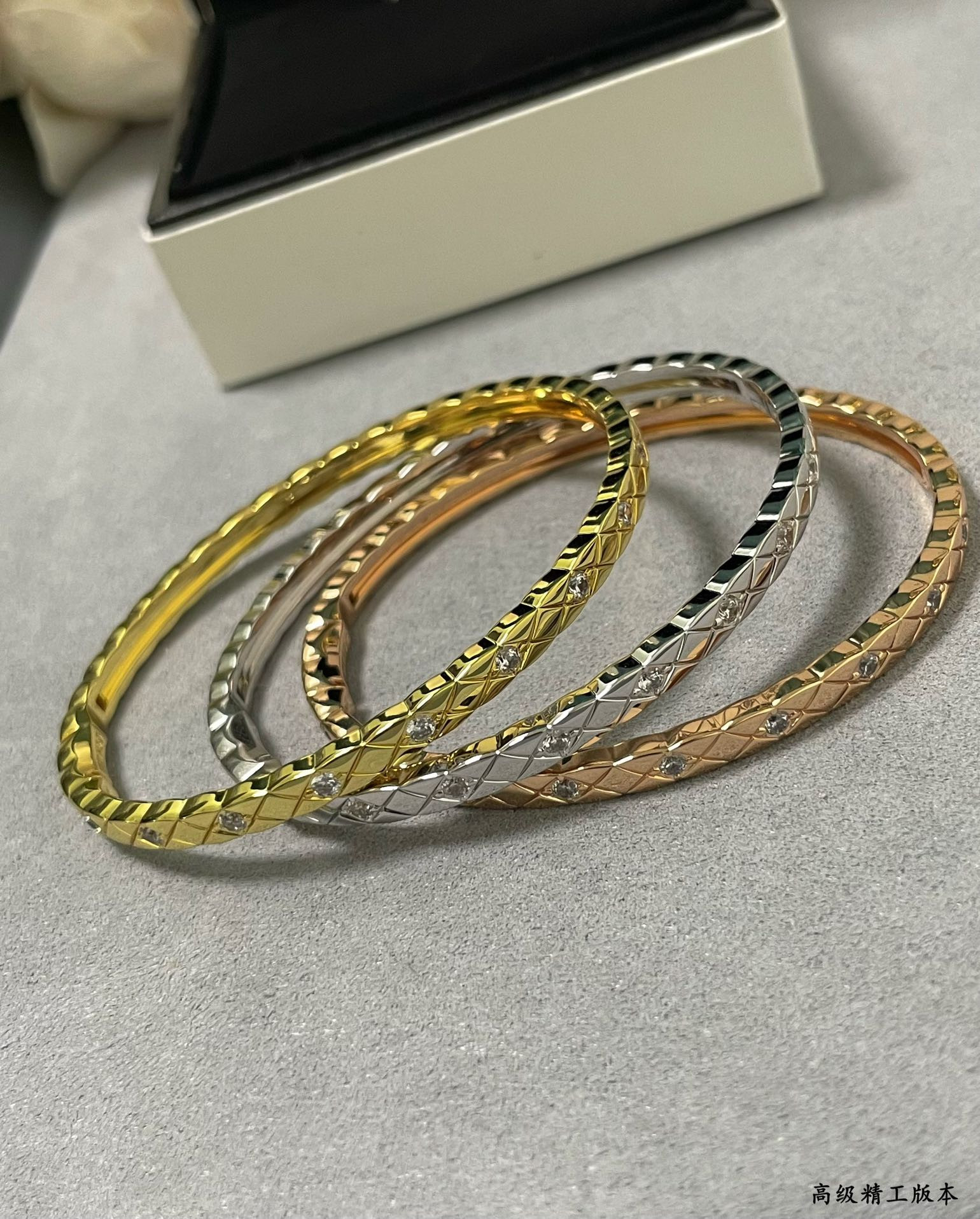 ch*el finely carved narrow Di*m*nd bracelet