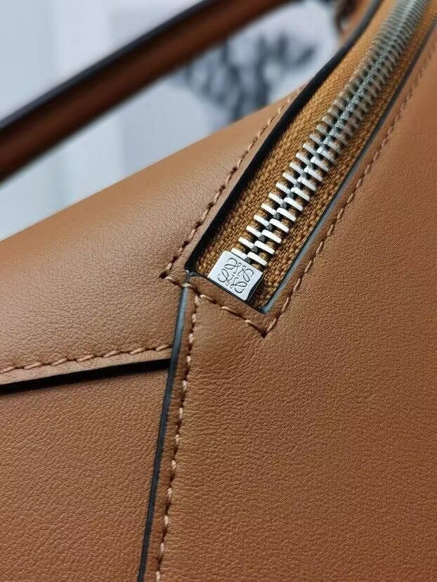 L0ew* small puzzle bag in classic calfskin 24x10.5x16.5cm