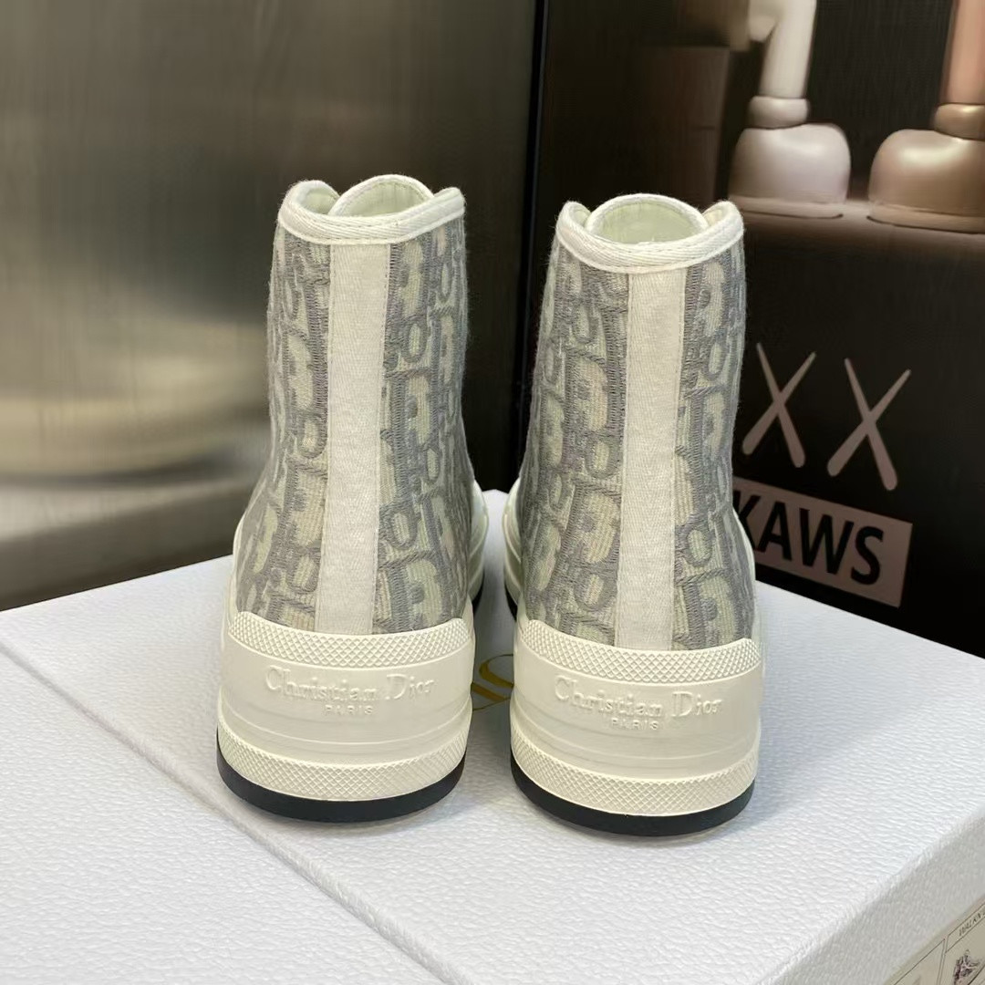 ua D*or sneaker
