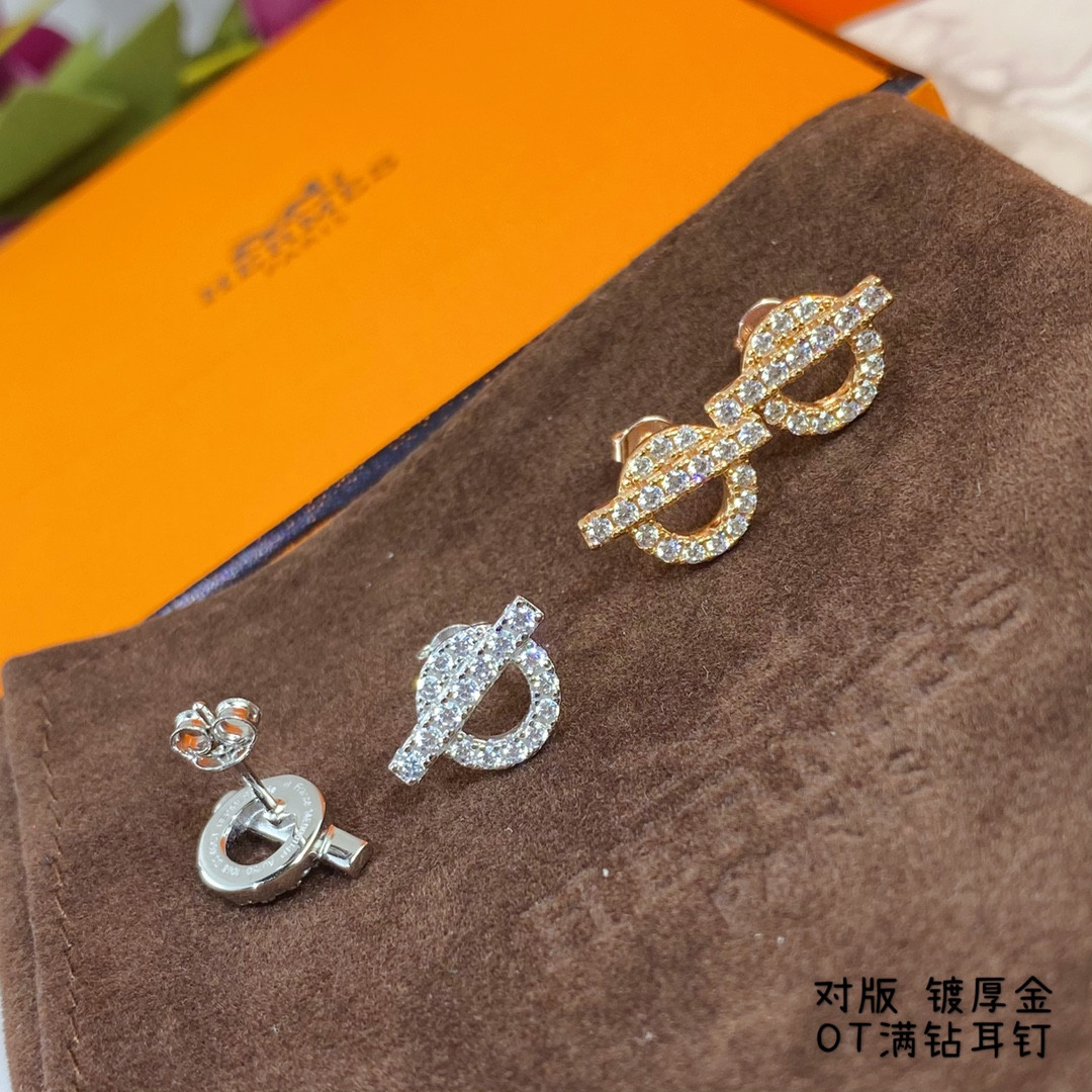 H**me5 ot fully di*m*nd-encrusted stud earrings