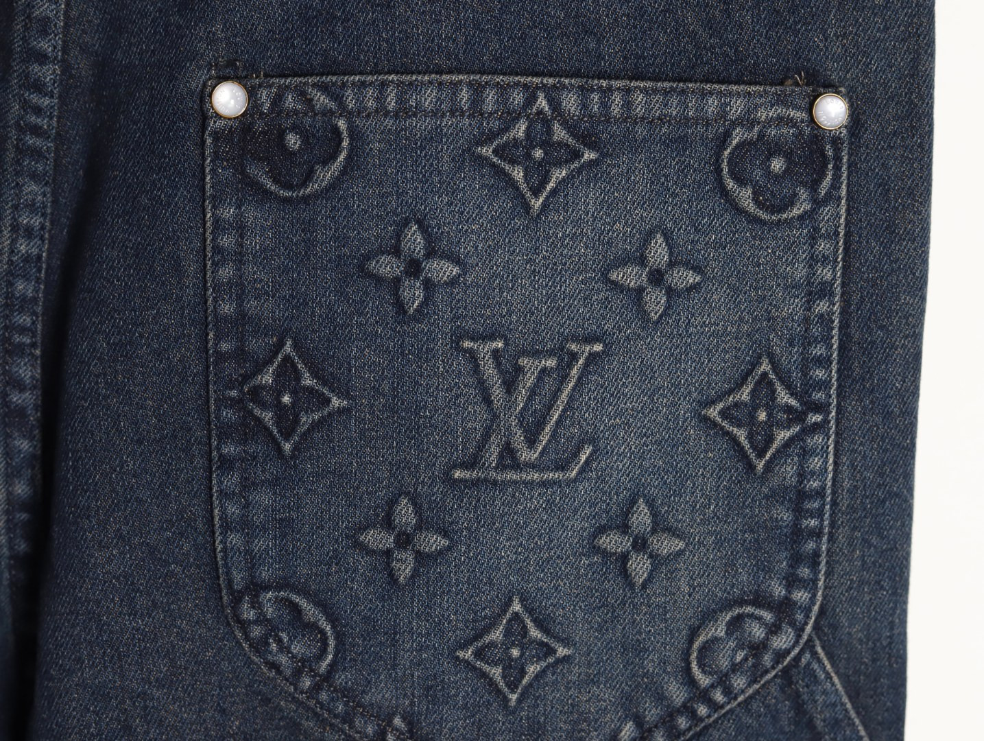 l0*is V*t0n lv shorts