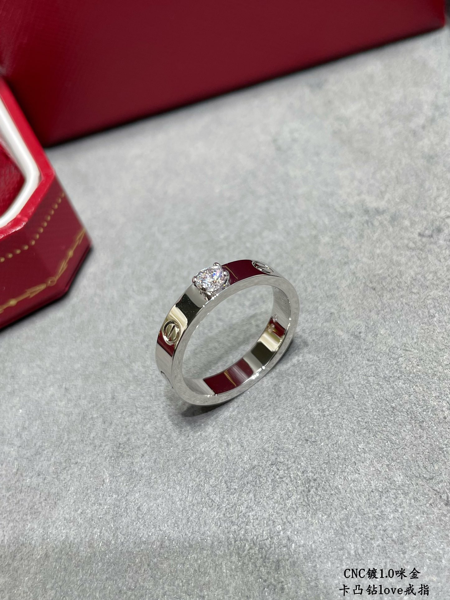 ca*t*er convex Di*m*nd love stud ring