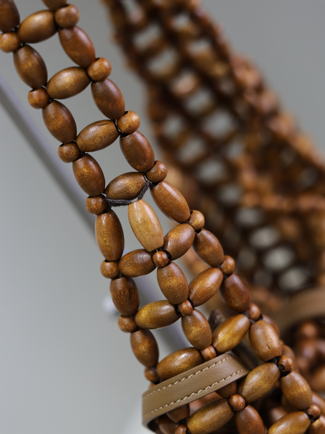 Y*L le 5 à 7 large in wood beads 30x35x10cm