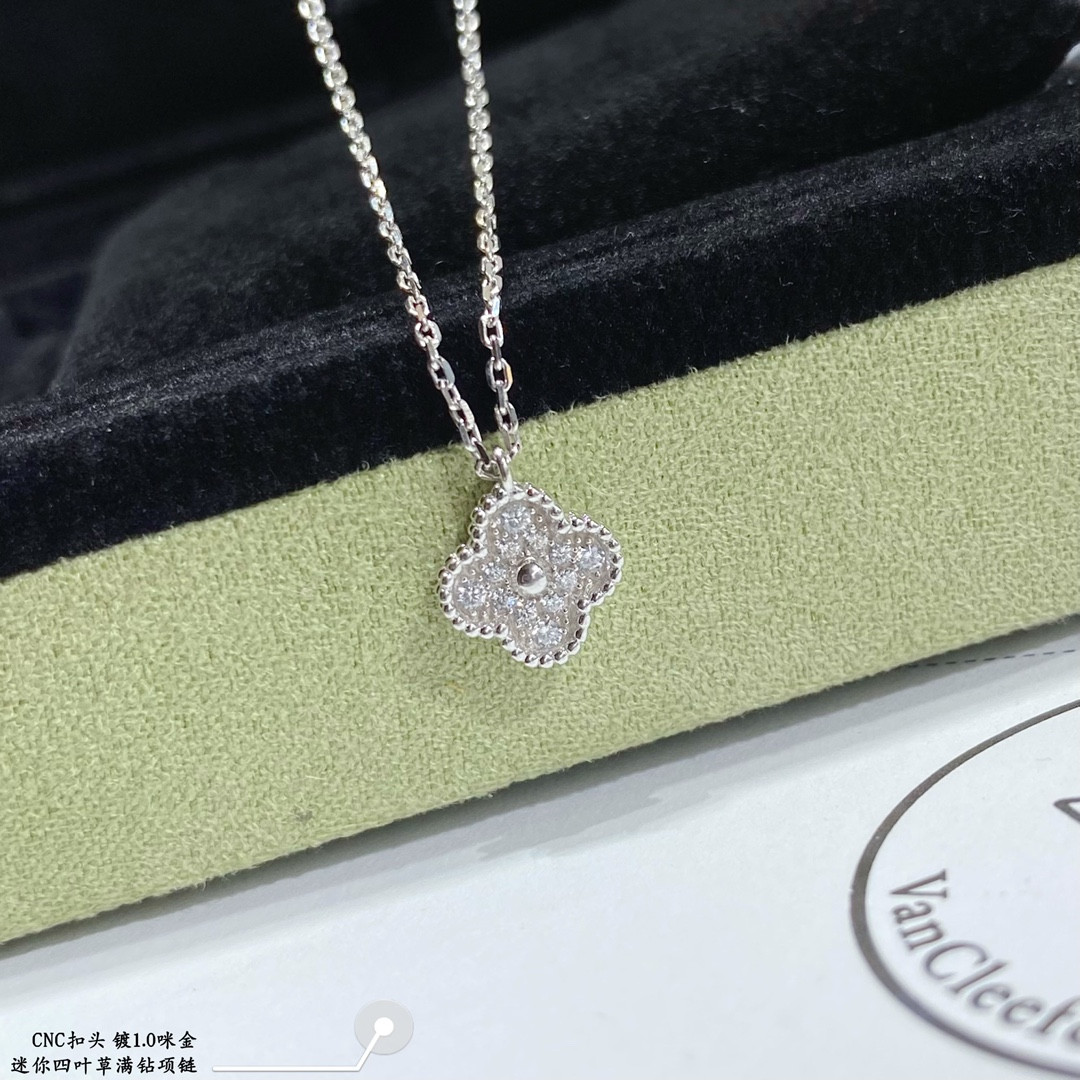 v*n cl*f & arpels mini Di*m*nd four-leaf clover necklace diameter approx 1.0cm,chain length approx 40+5cm
