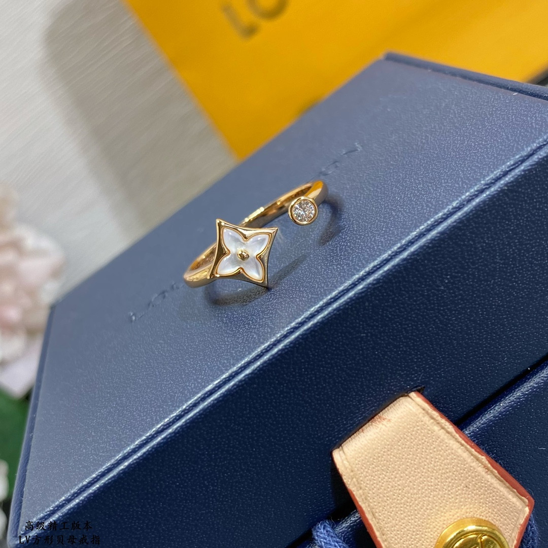 l0*is V*t0n square mother-of-pearl ring