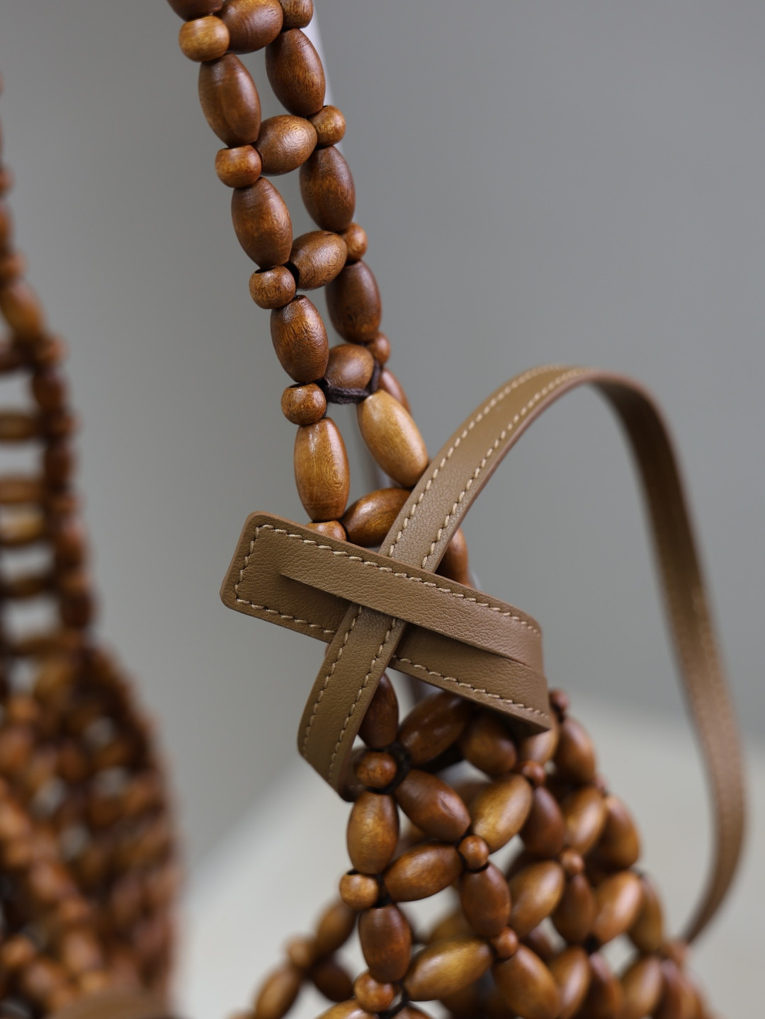 Y*L le 5 à 7 large in wood beads 30x35x10cm