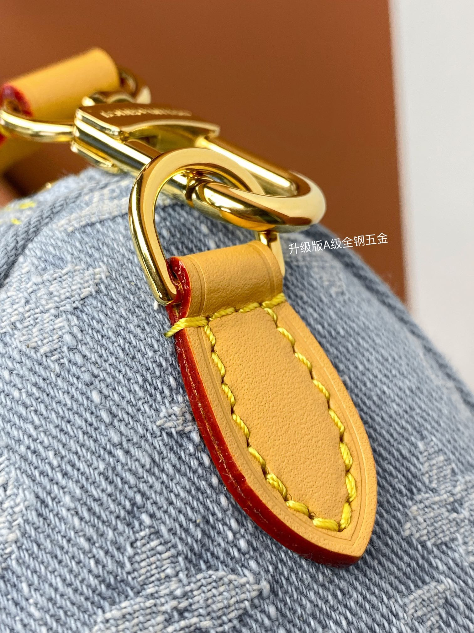 LV Nano Speedy M11212 6.3 x 3.9 x 3 in