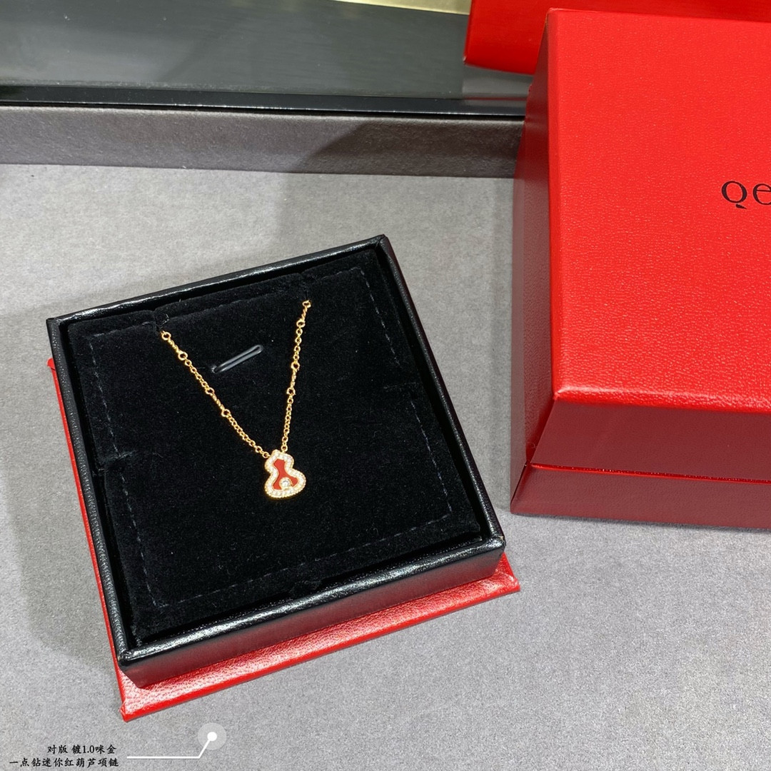qeelin mini Di*m*nd red gourd necklace
