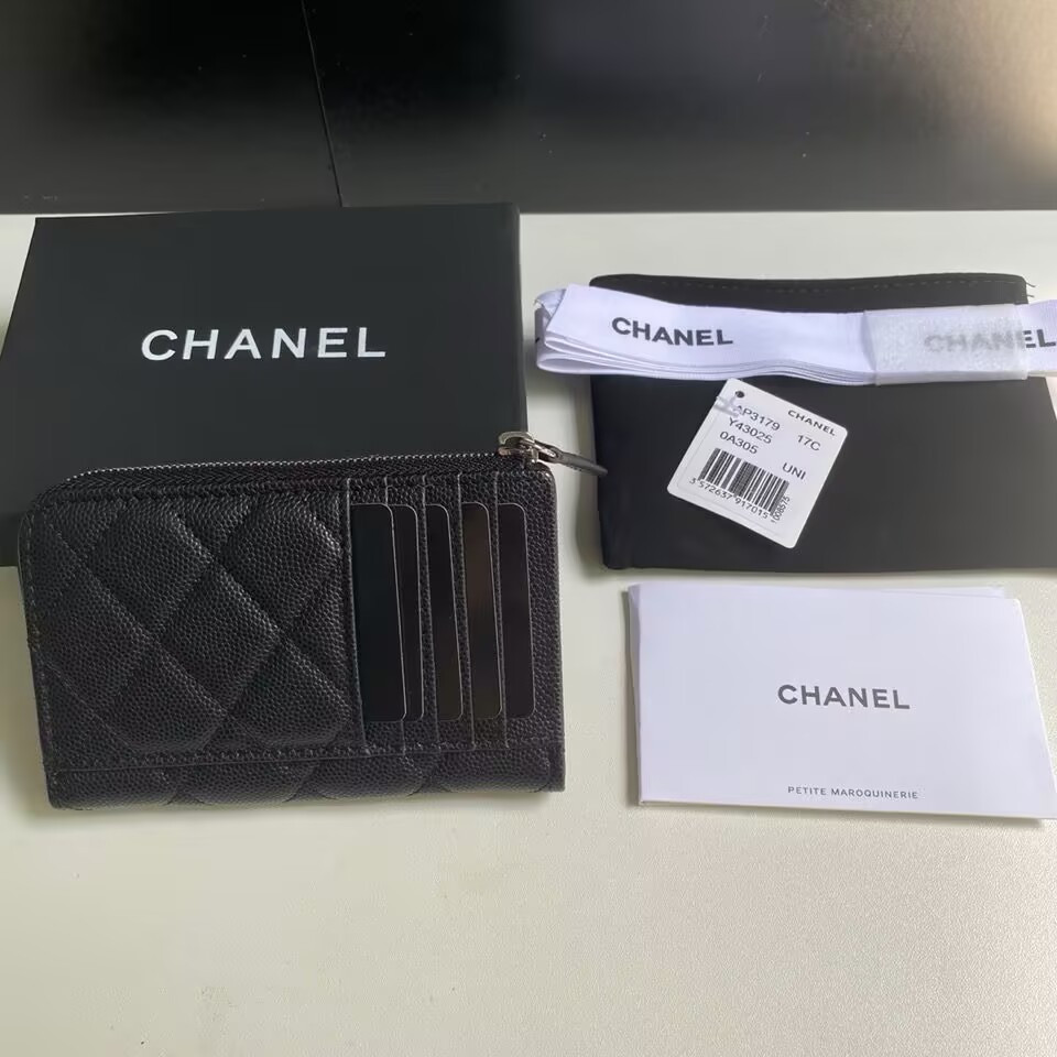 Ch*el classic zipped card holder 8.5 x 13.3 x 2.9cm