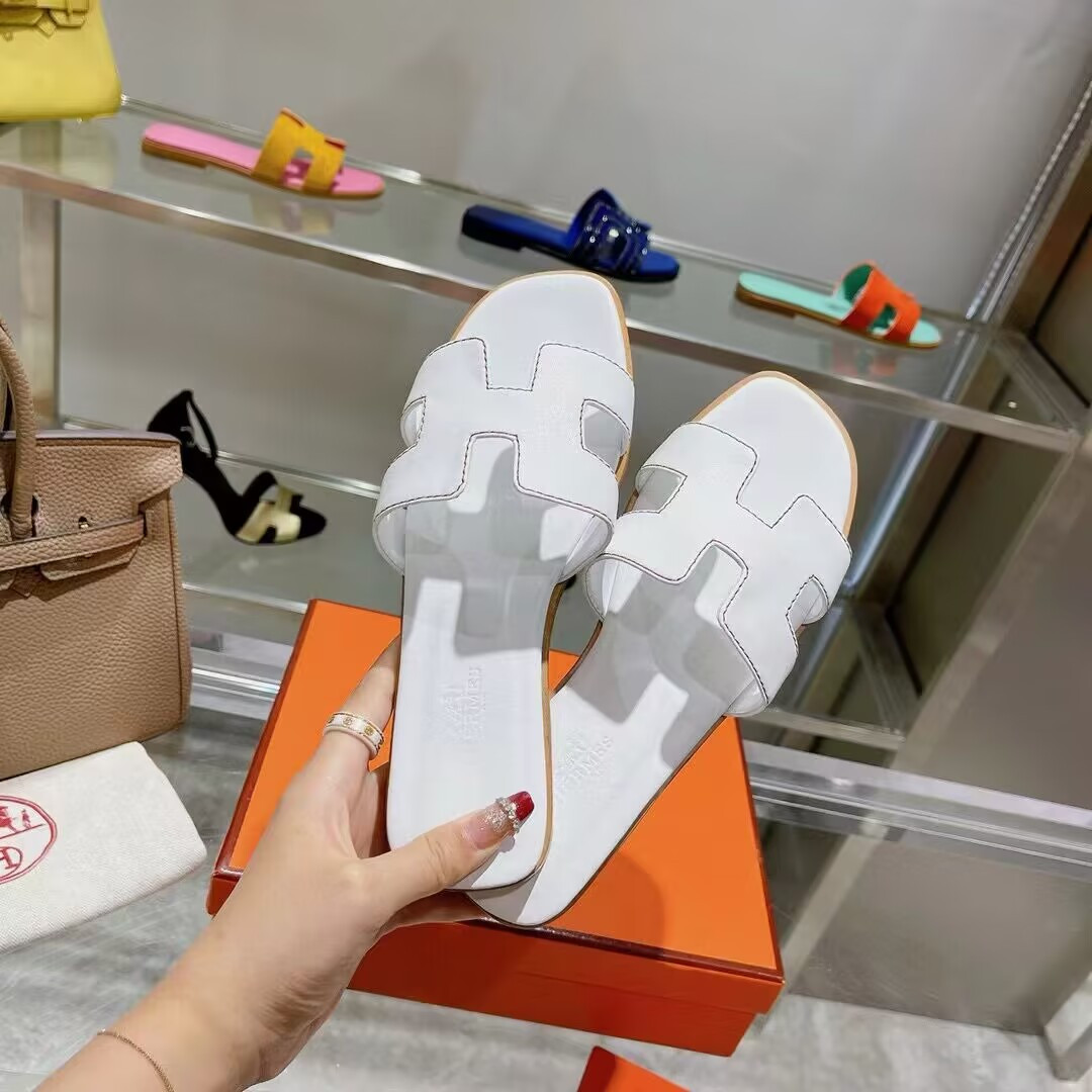 ua H**me5 oran sandal