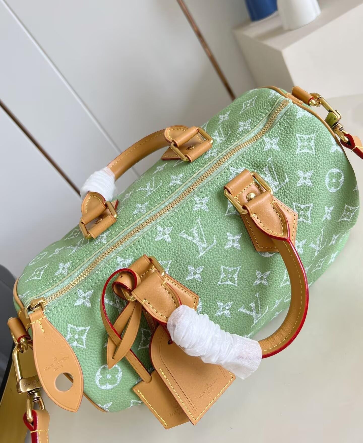 LV Speedy P9 Bandoulière 30 M14064 30x21x17cm