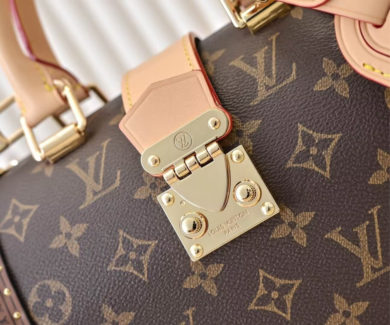 LV Speedy Trunk 20 Monogram M11154 21x15x13cm