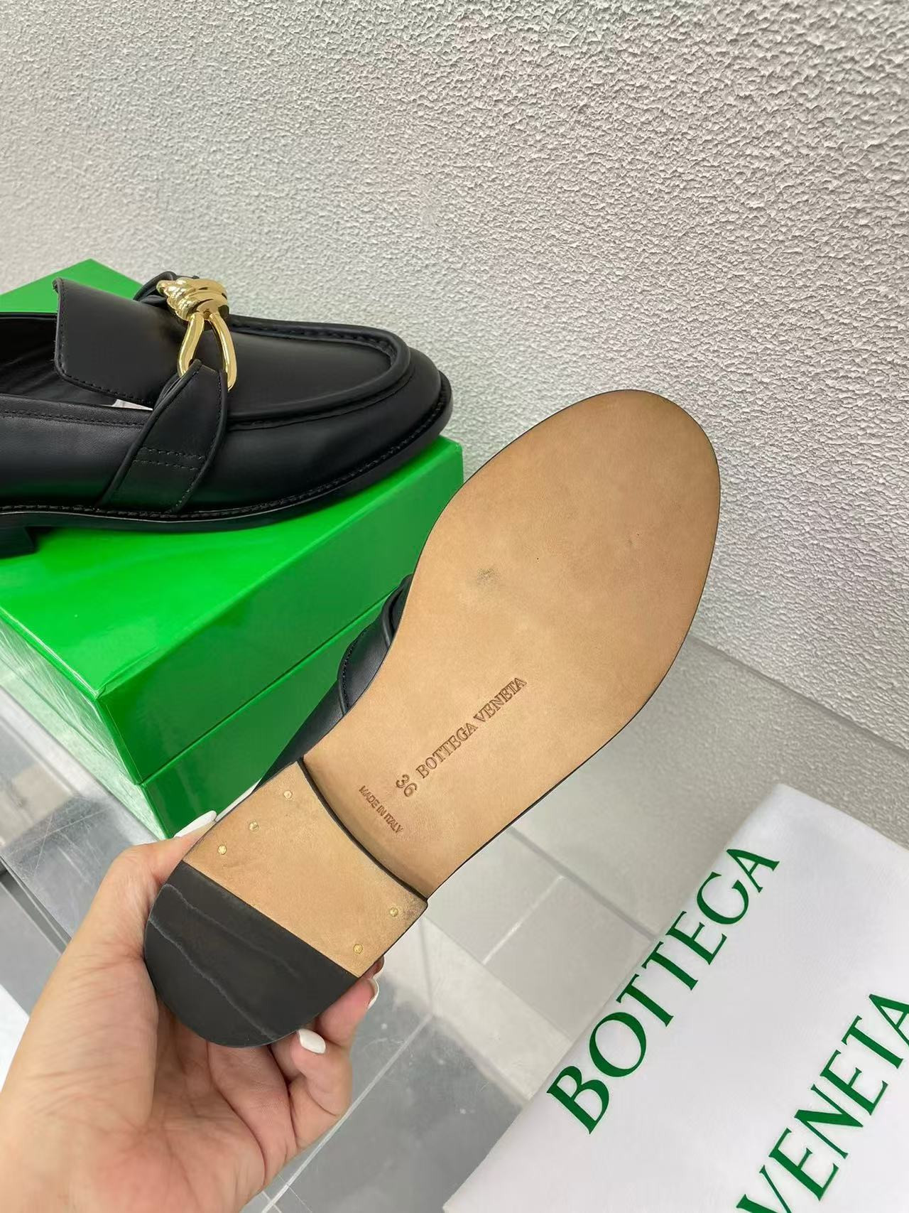 ua bo*te*ga Ve*ne*ta loafers shoes