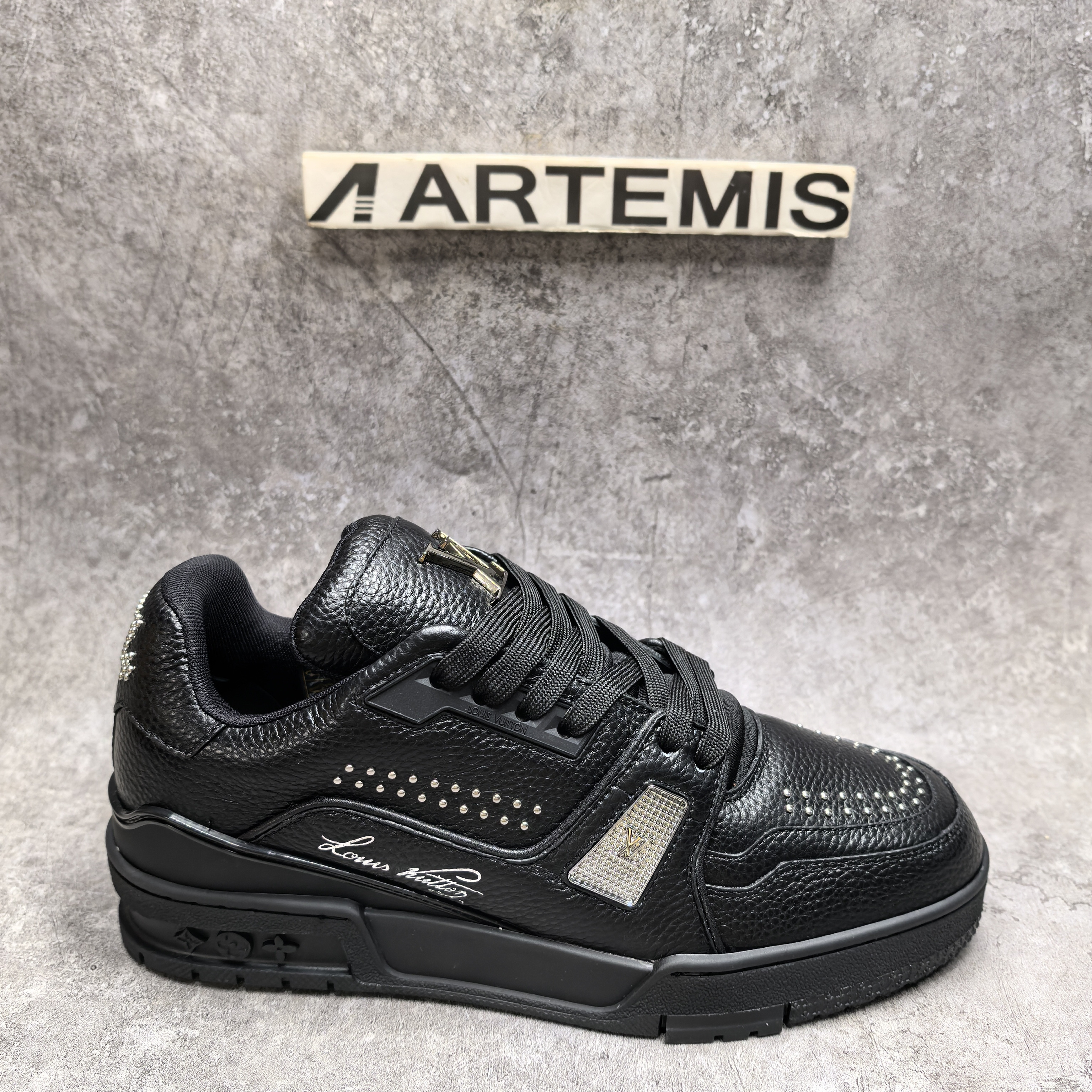 UA LV Trainer Sneaker
