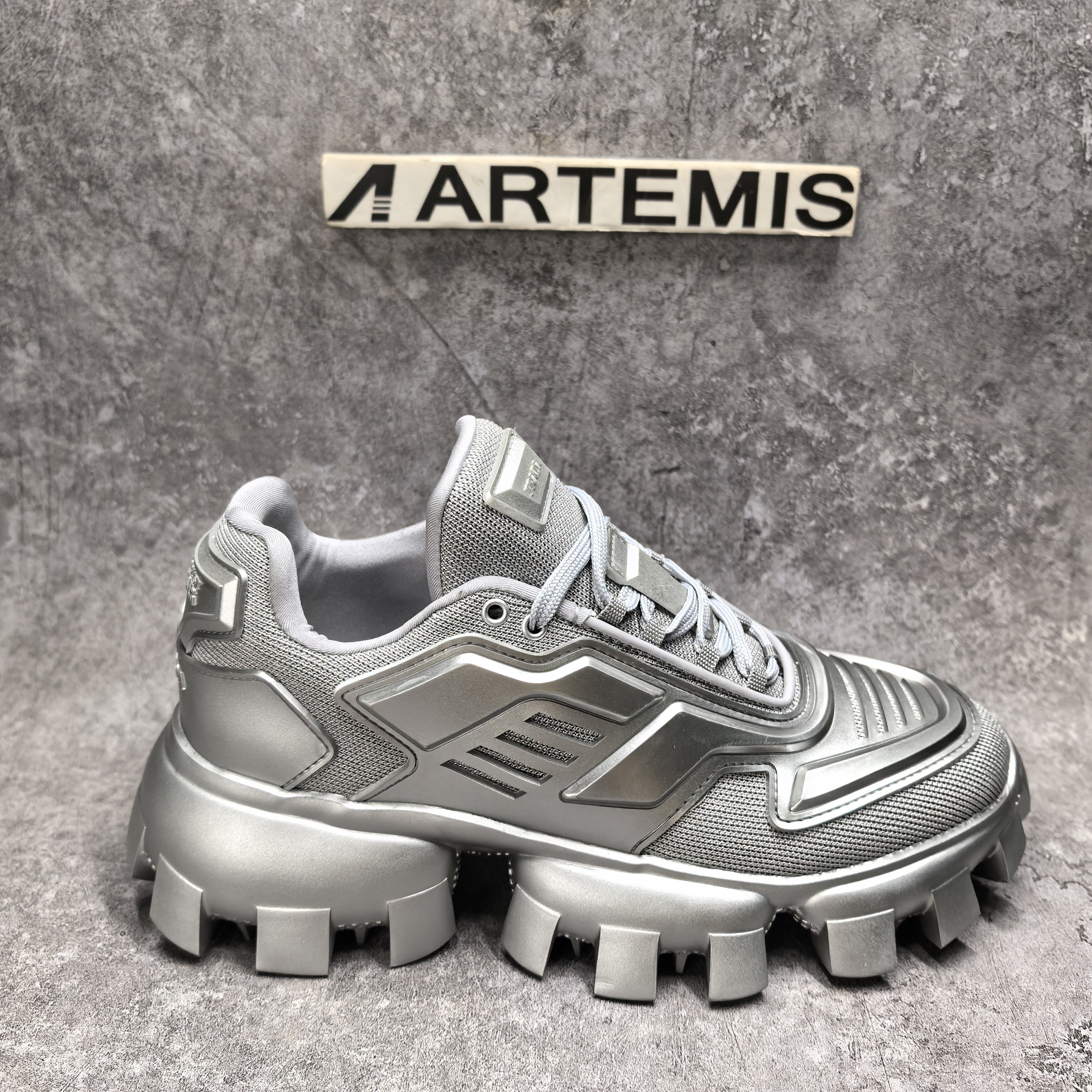 ua Pra*a sneaker