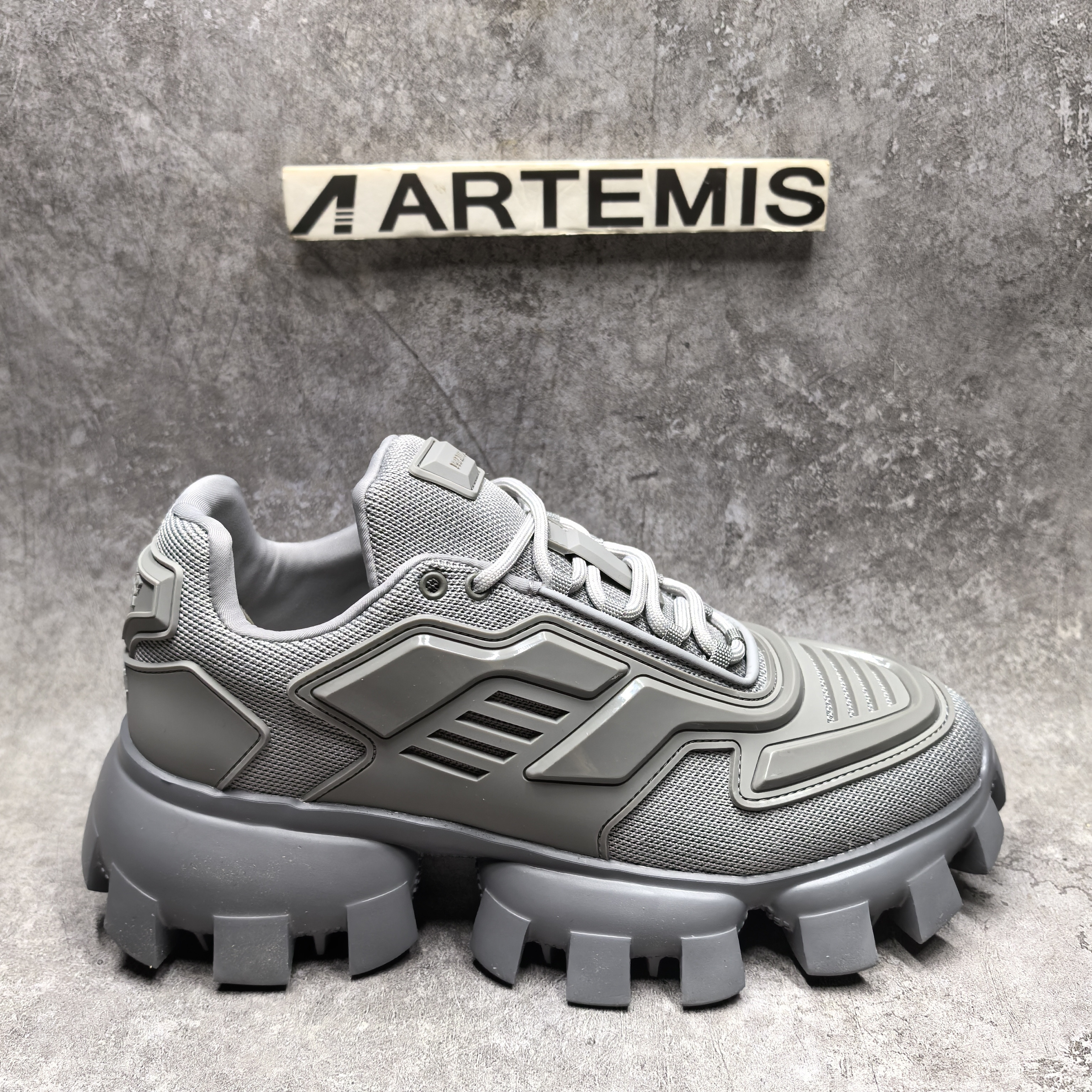 ua Pra*a sneaker