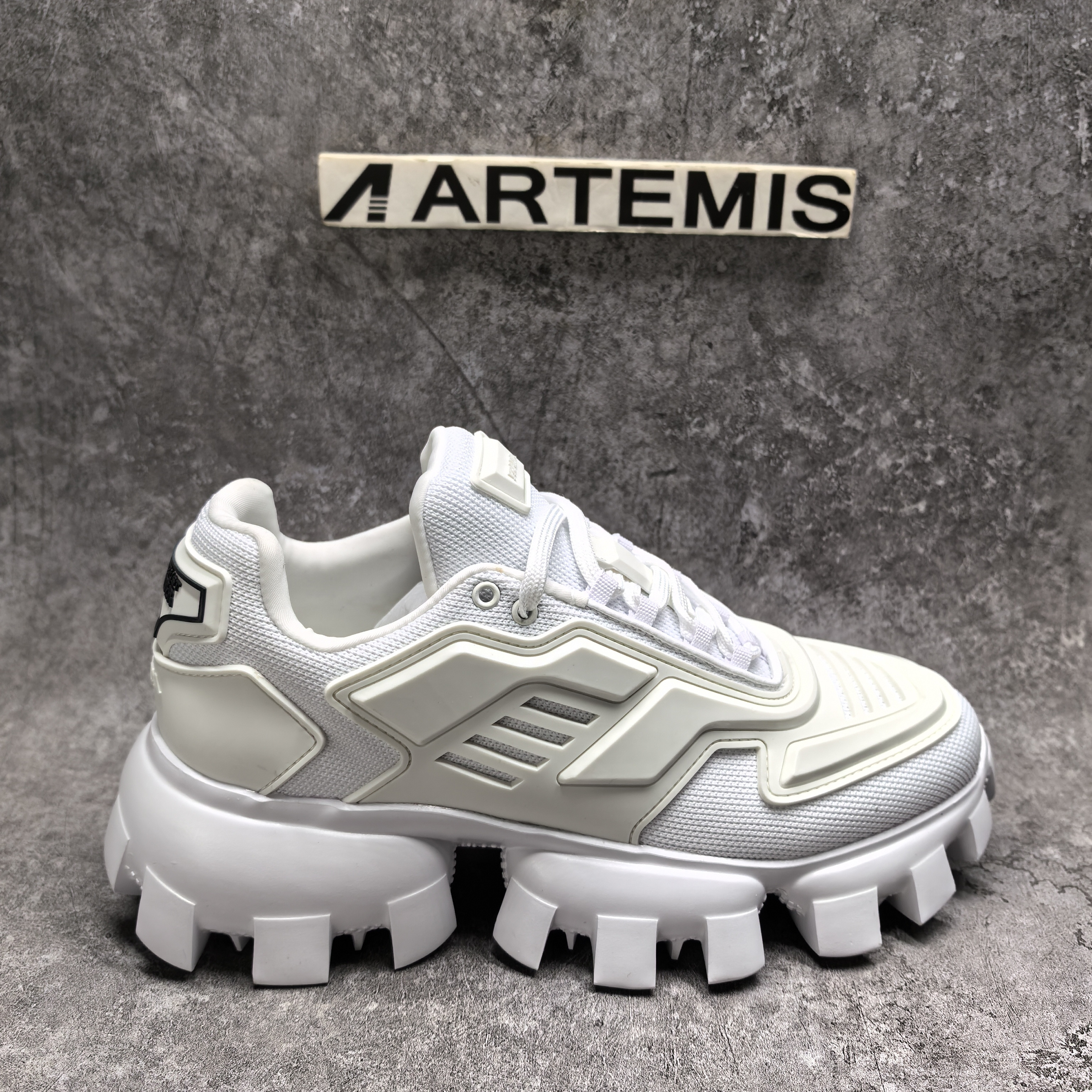 ua Pra*a sneaker