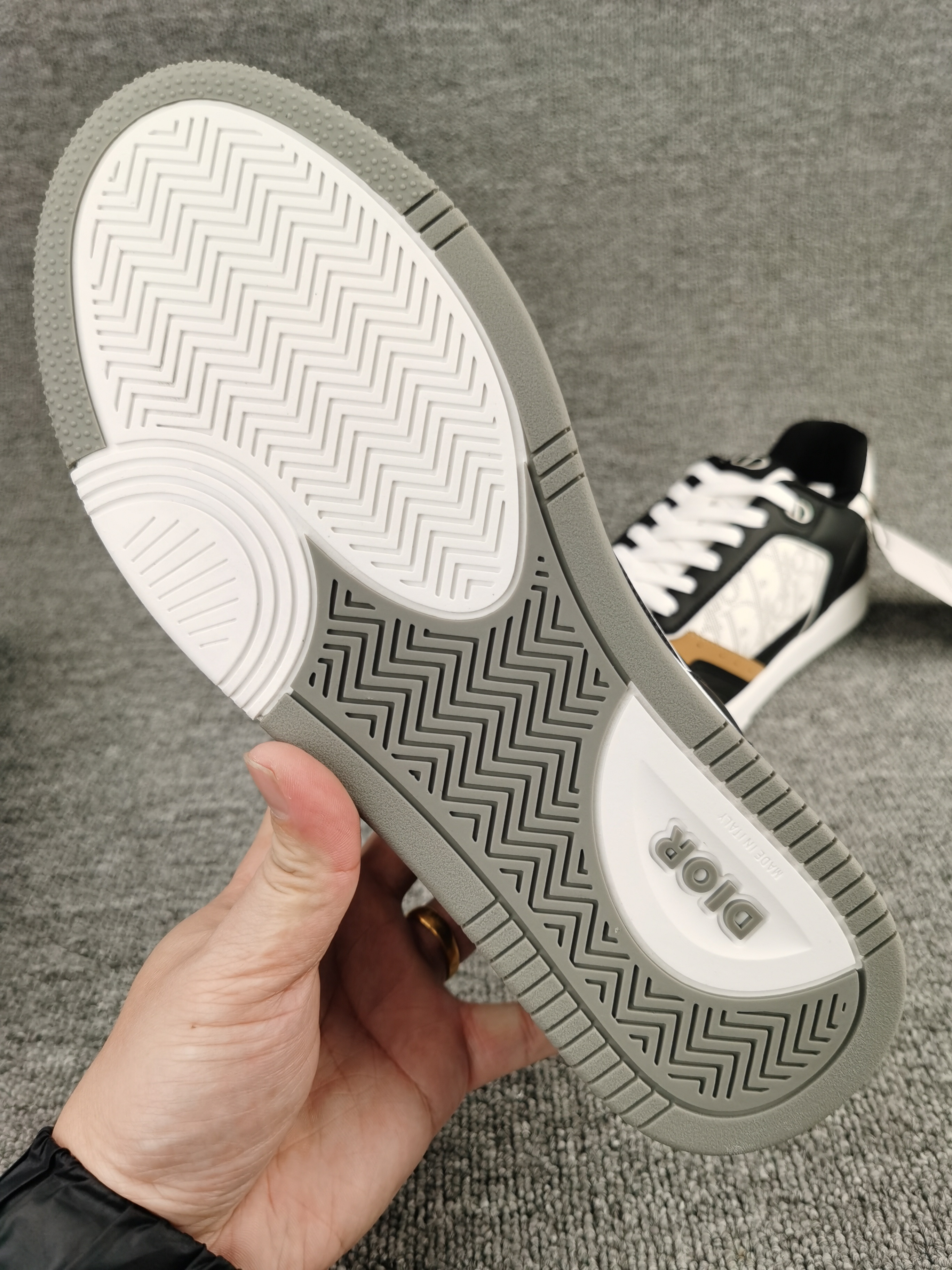ua D*or b27 sneaker
