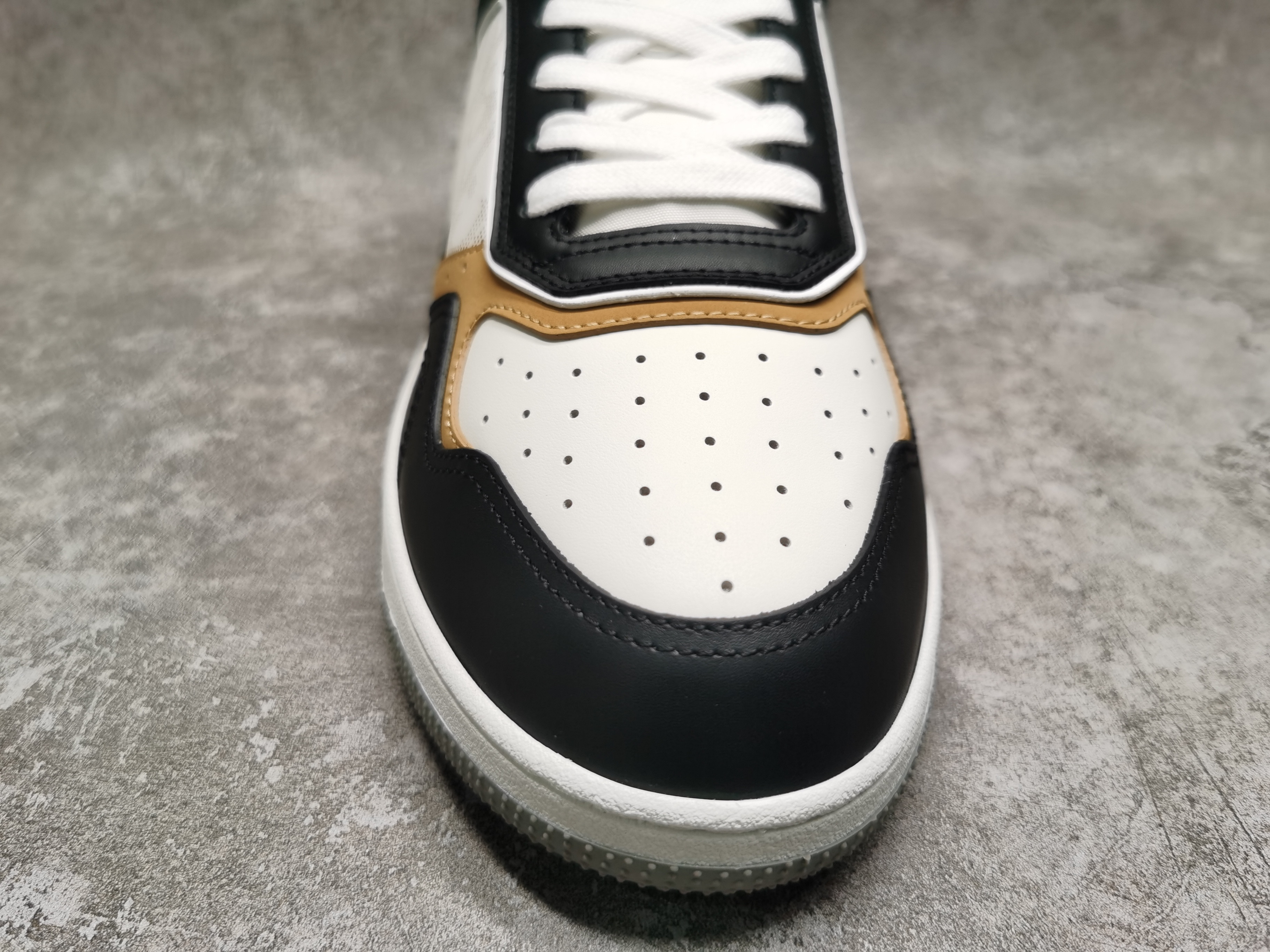 ua D*or b27 sneaker