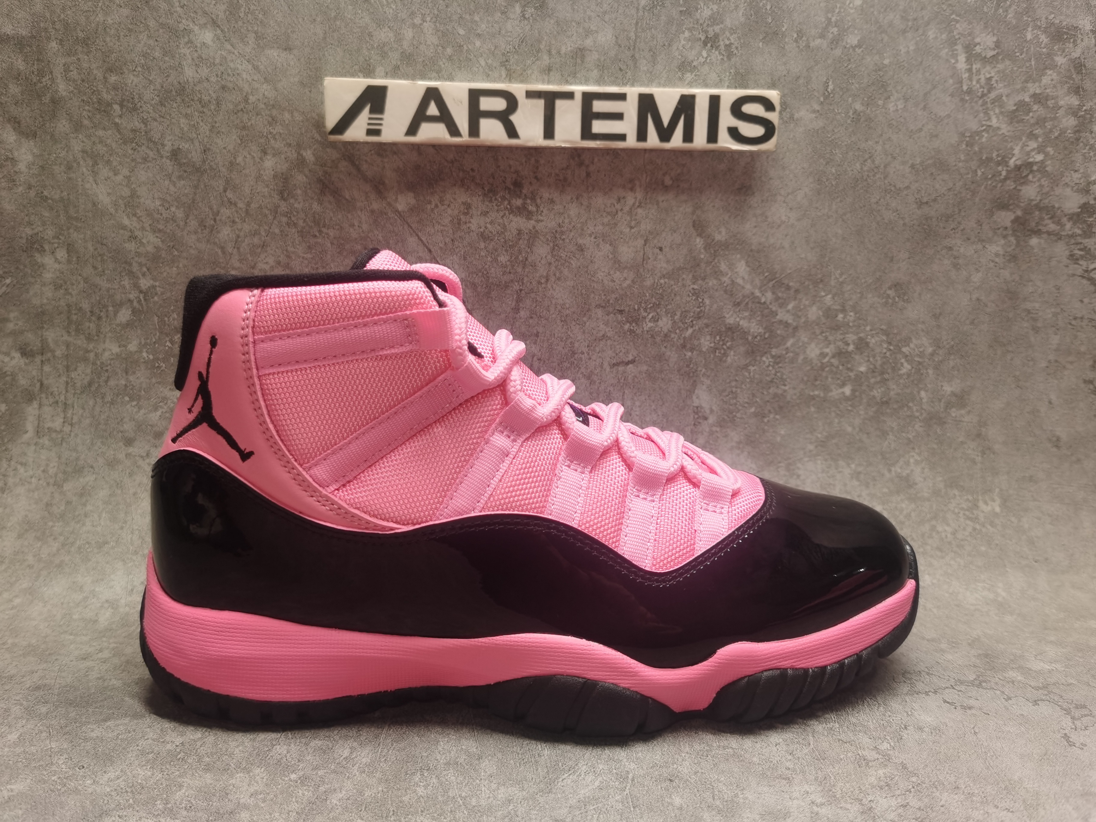 UA Jordan 11 Retro
