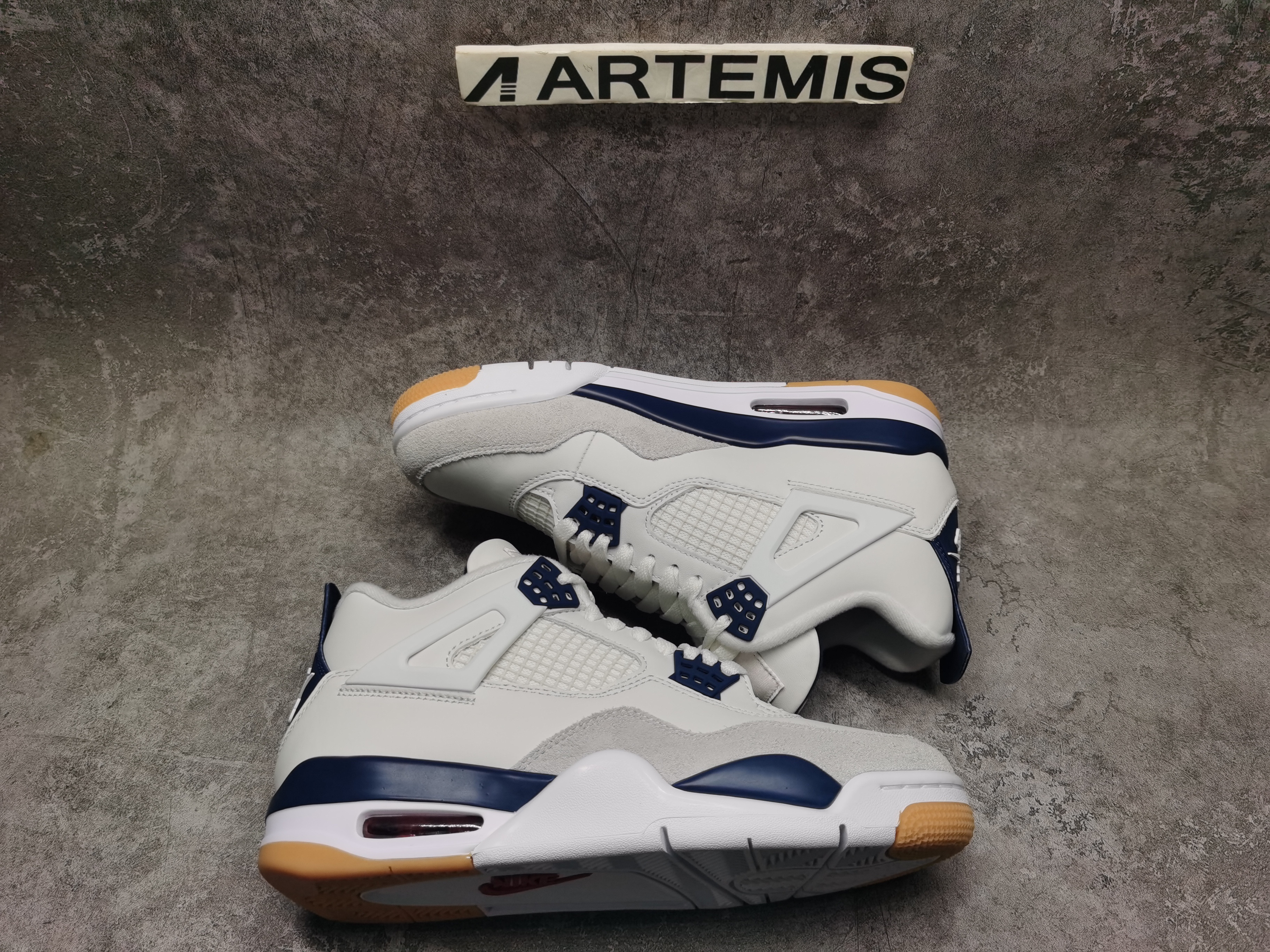 UA Air Jordan 4 Retro