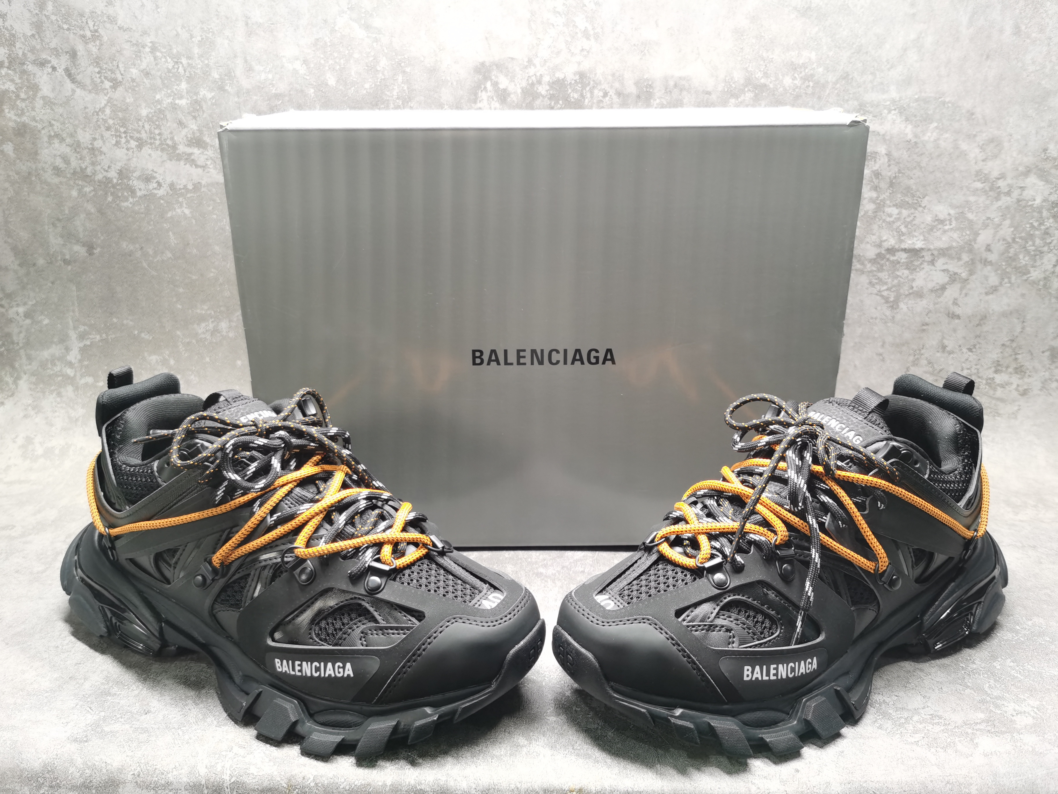 UA Balenciga Sneaker