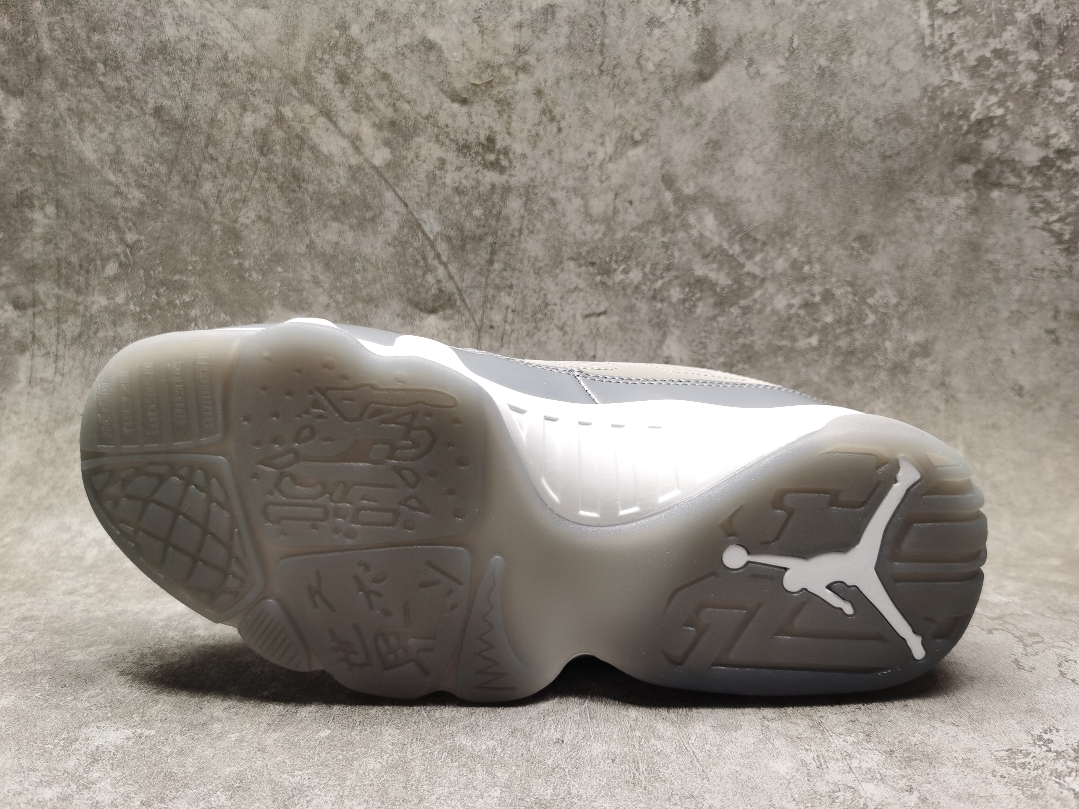 UA Air Jordan 9 Retro 