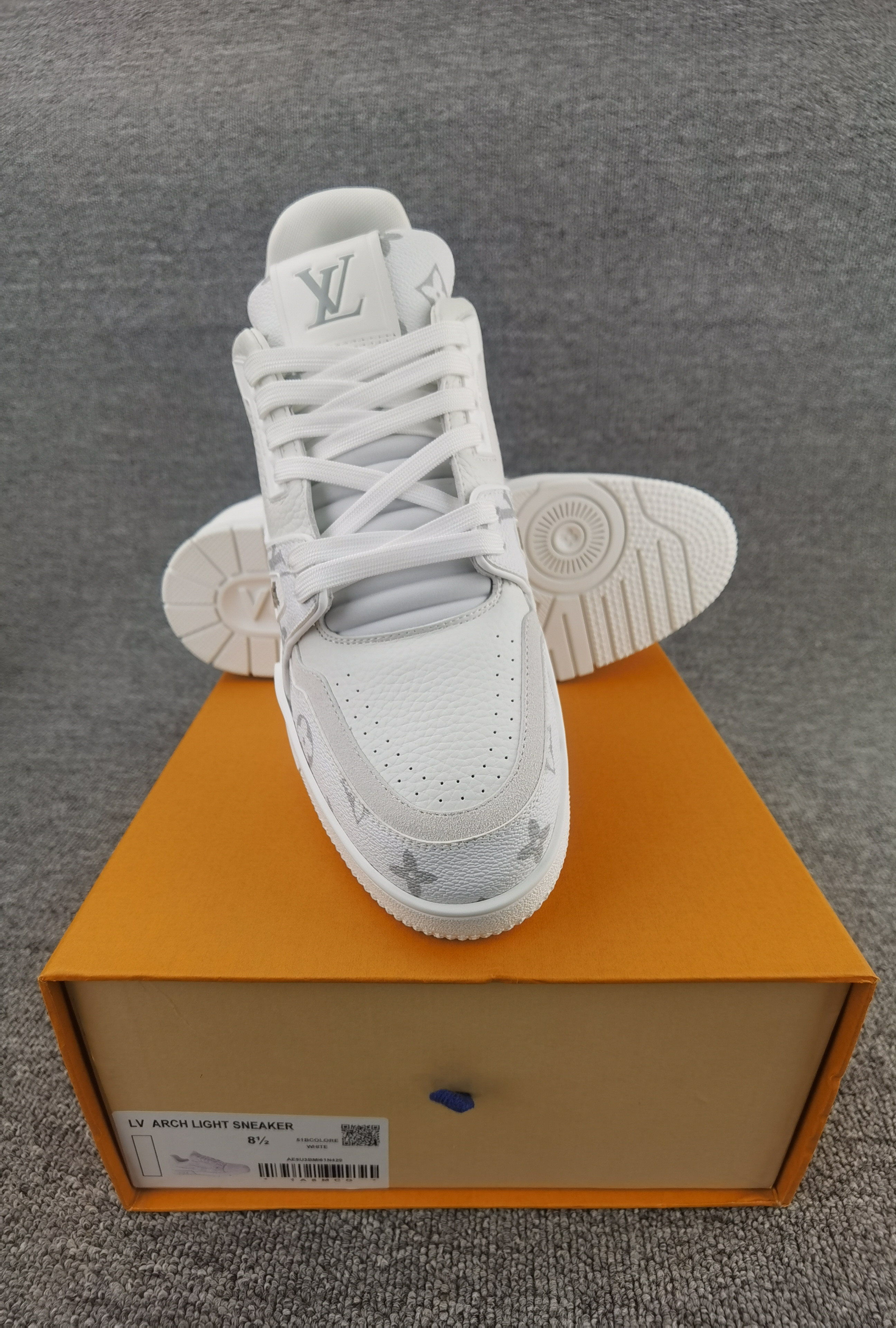 UA LV Trainer Sneaker