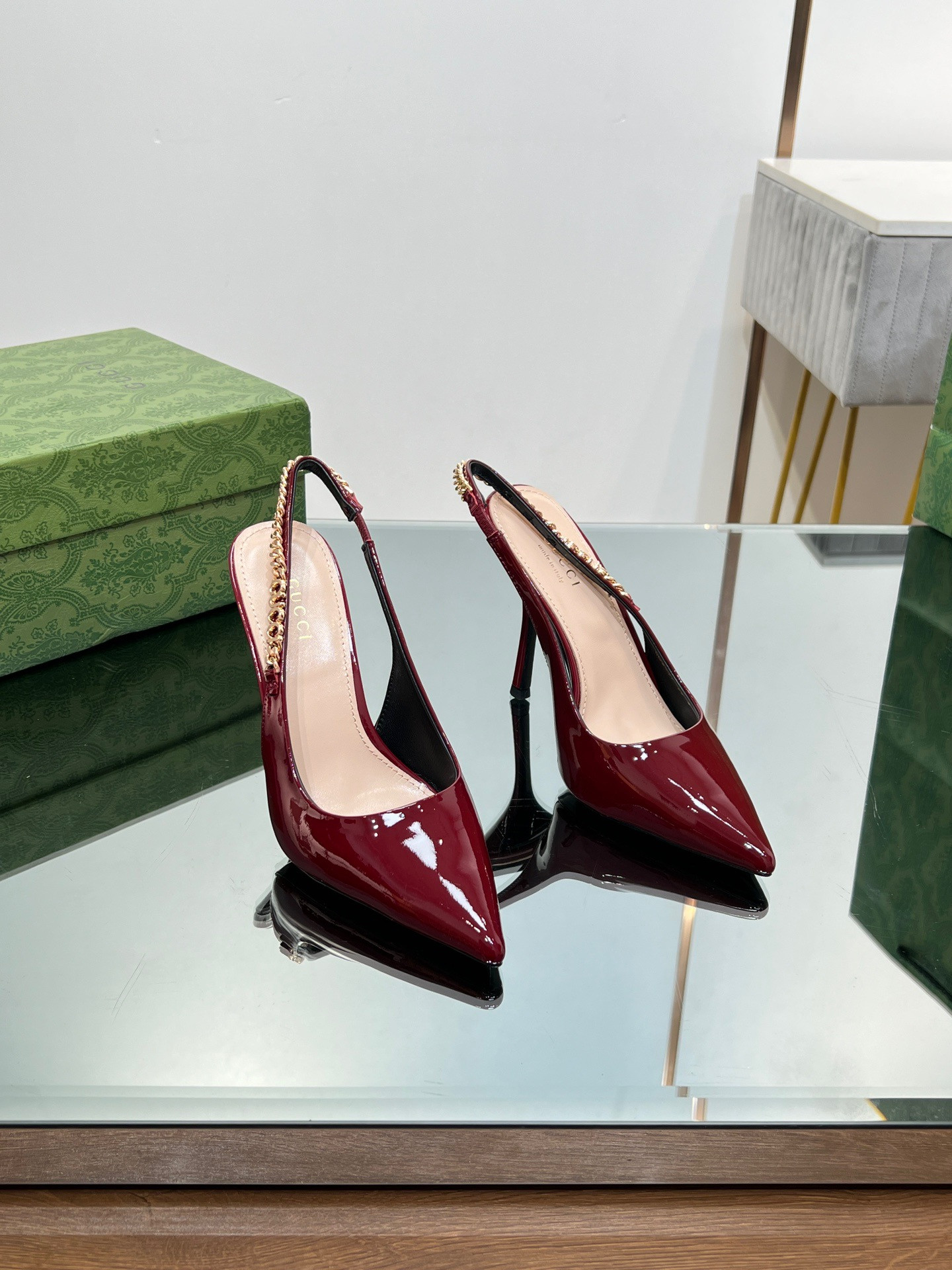 G*u*i signoria slingback pump