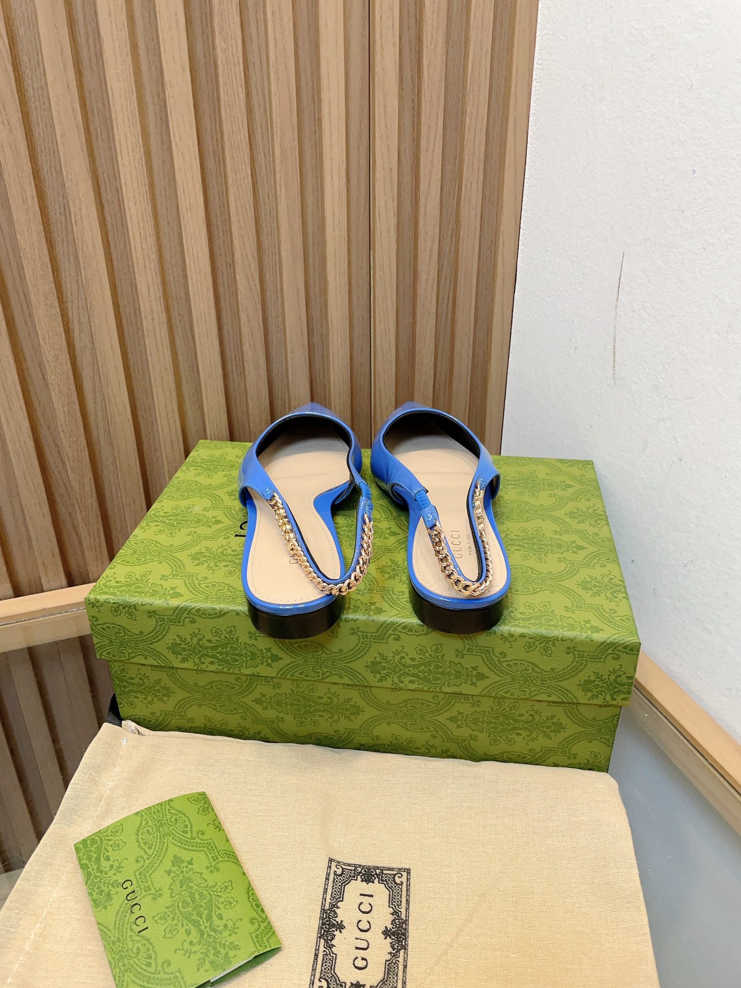 G*u*i signoria slingback pump flat shoes