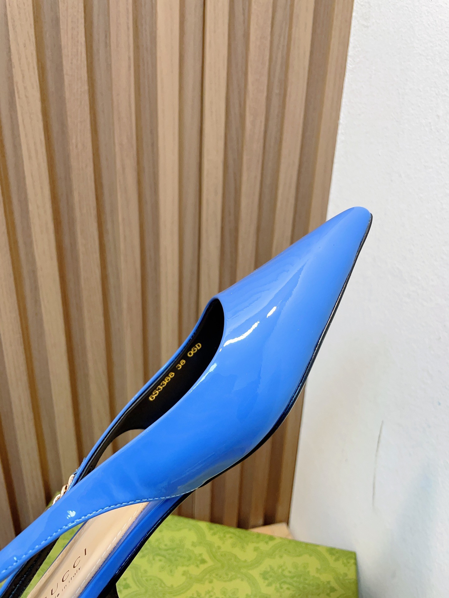G*u*i signoria slingback pump flat shoes