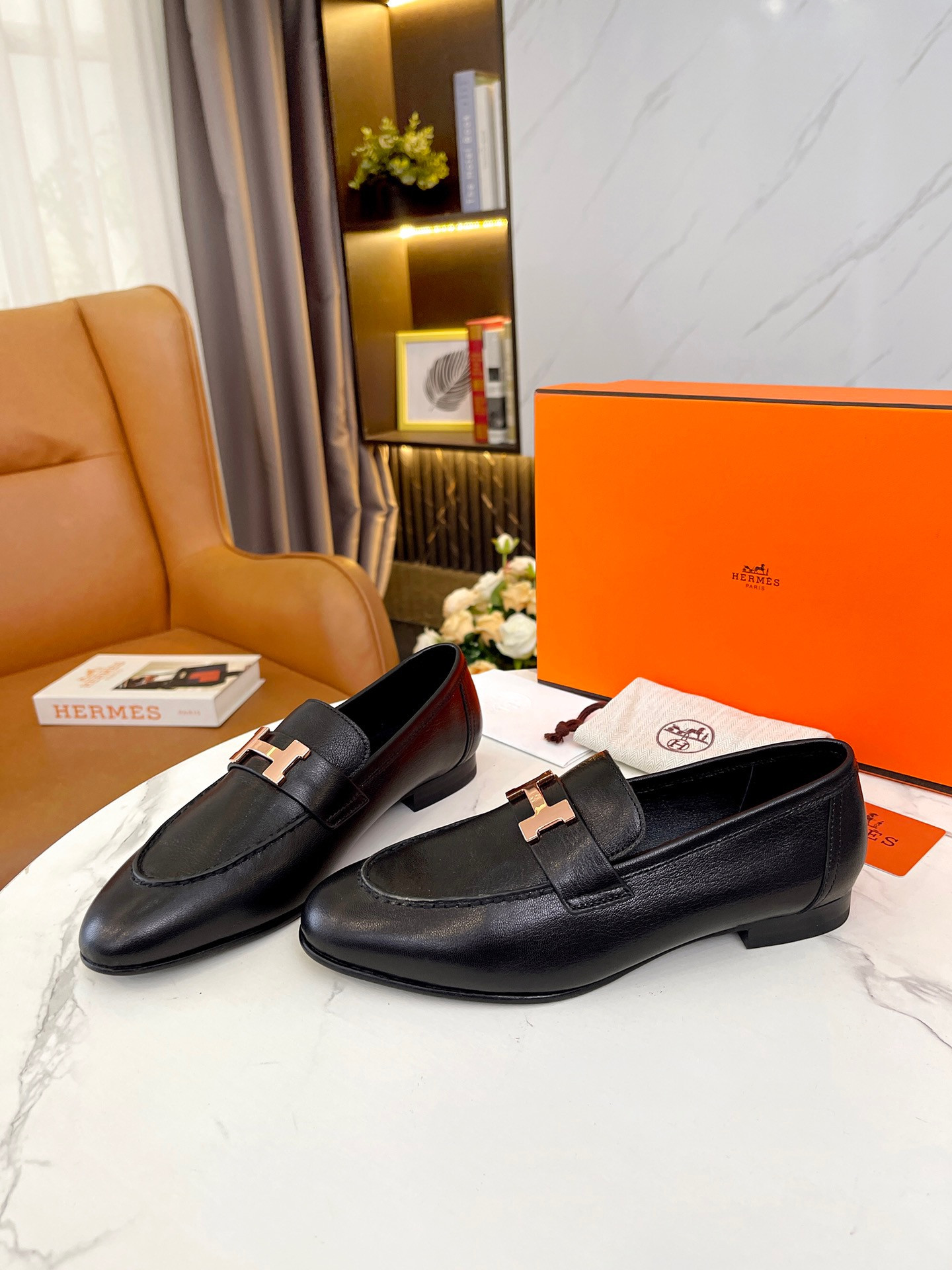ua H**me5 paris loafer