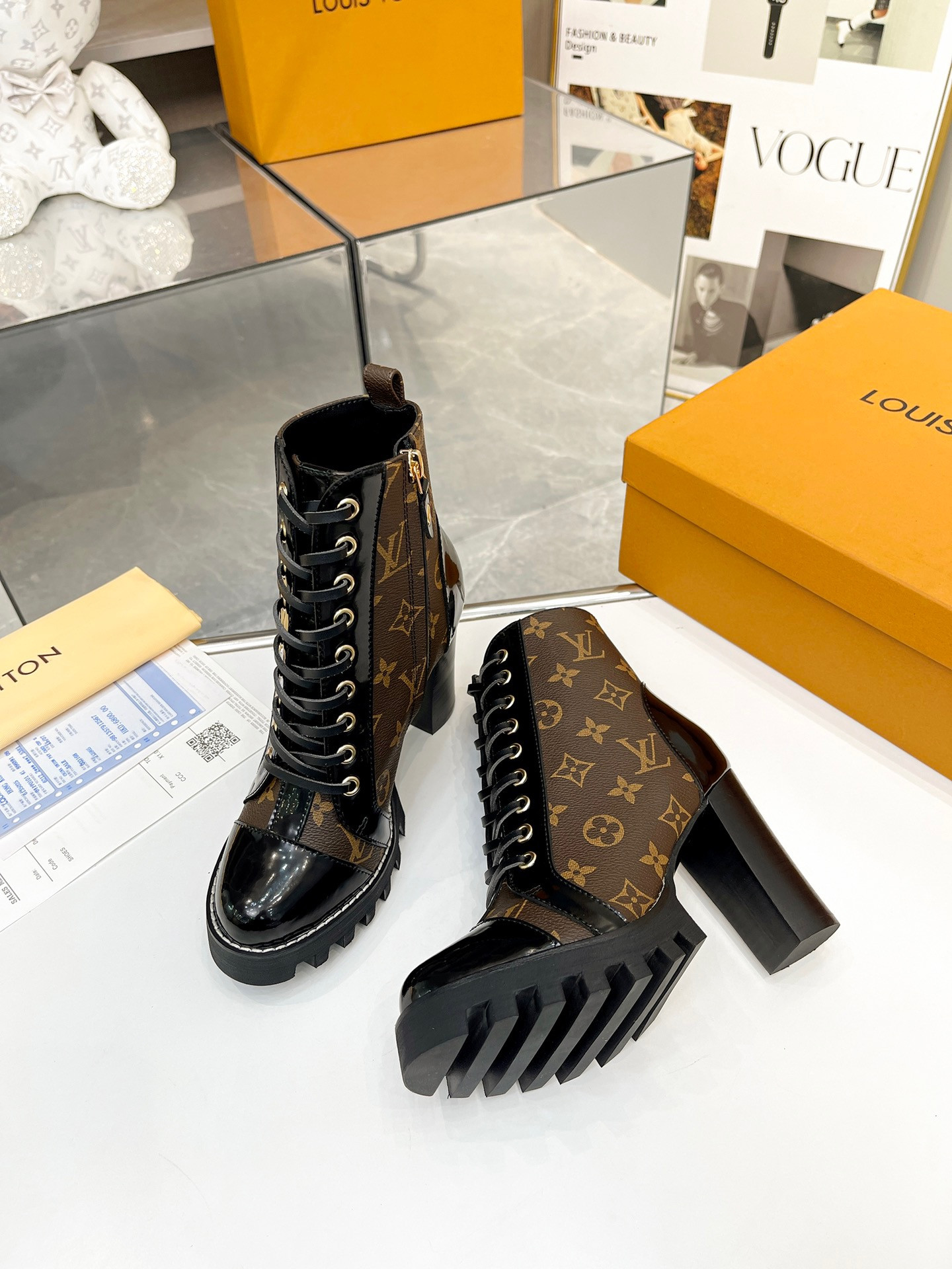 UA LV 21SS Boots