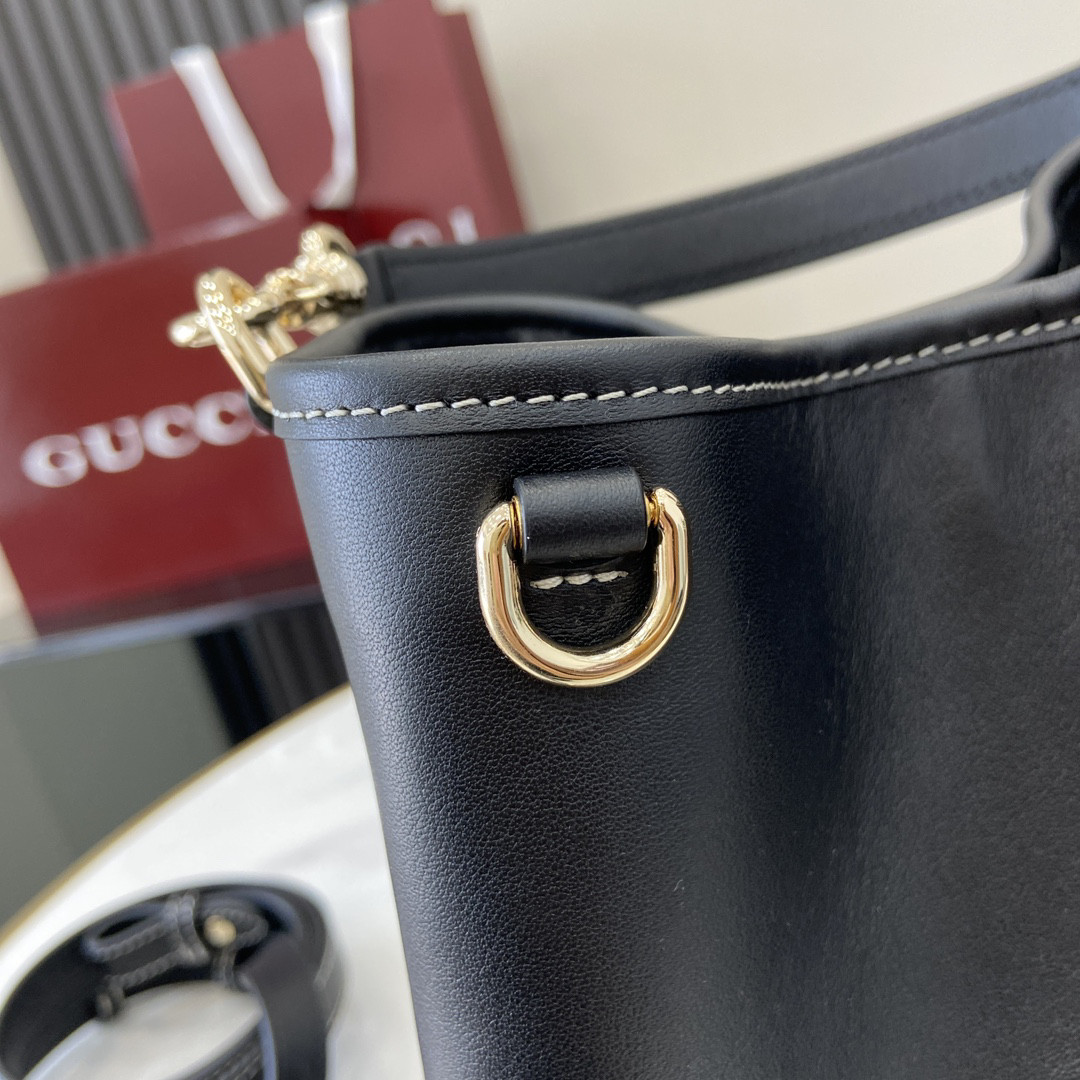 G*u*i mini  emblem 19x18x11cm