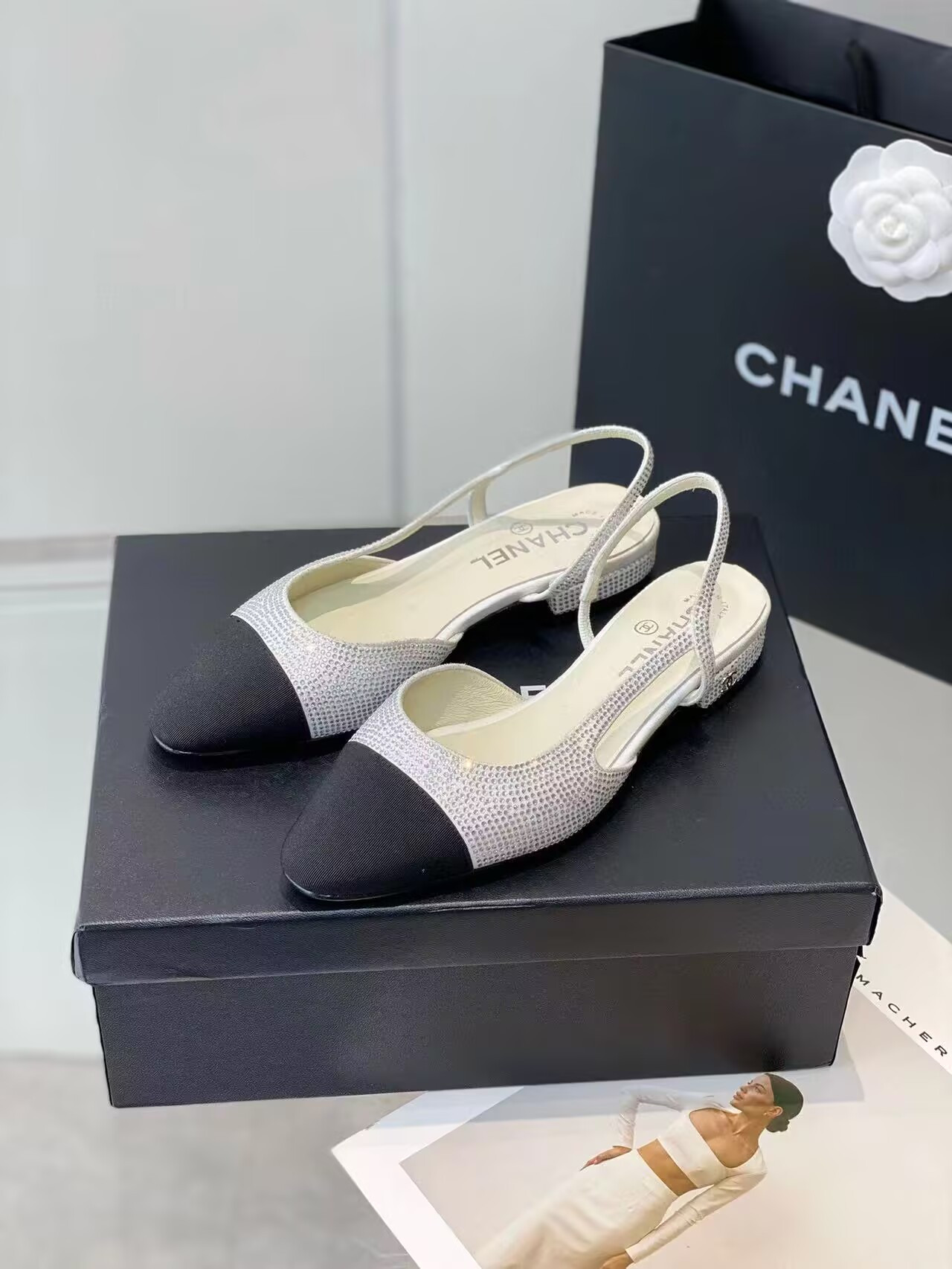 ua Ch*el slingbacks