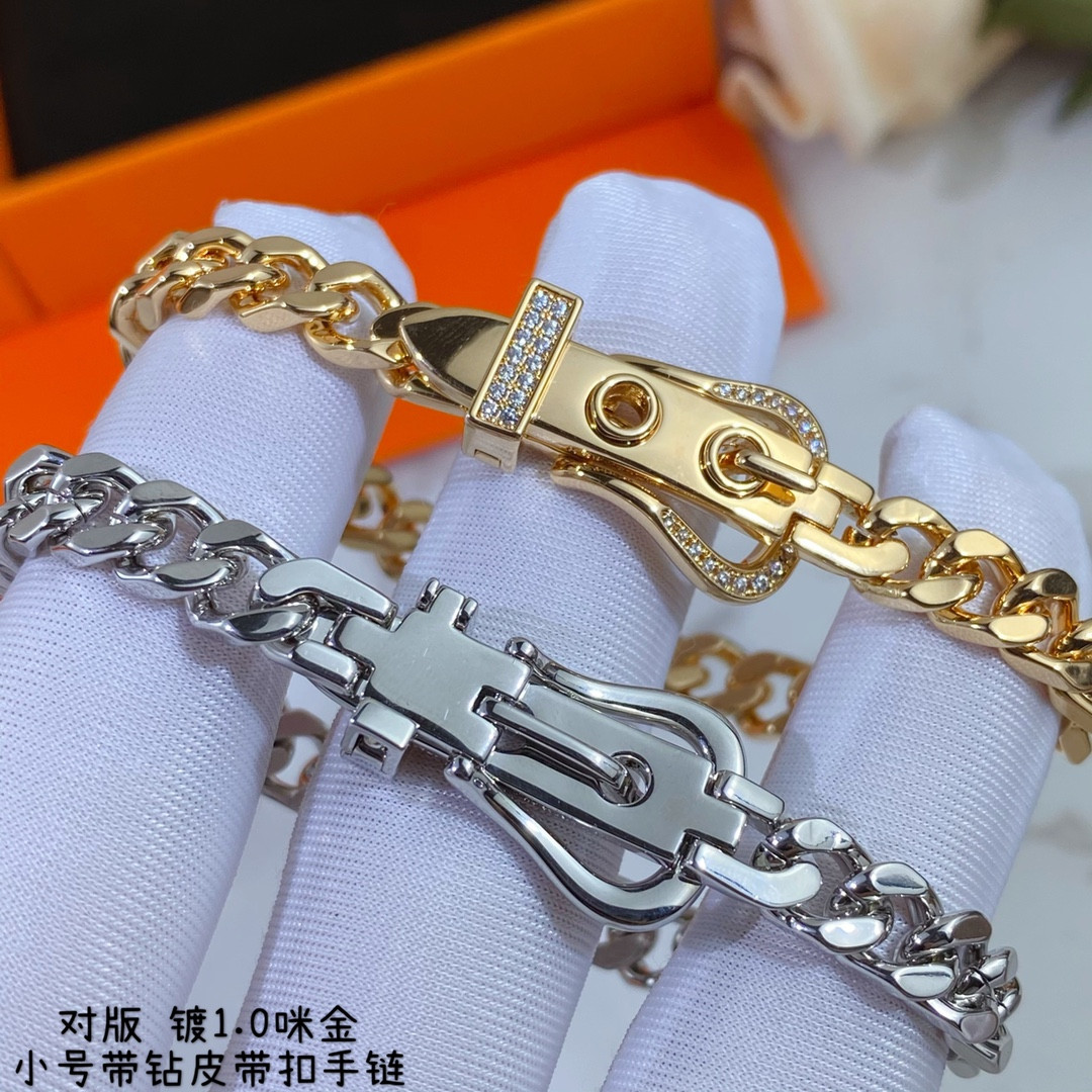 H**me5 small di*m*nd-encrusted belt bracelet