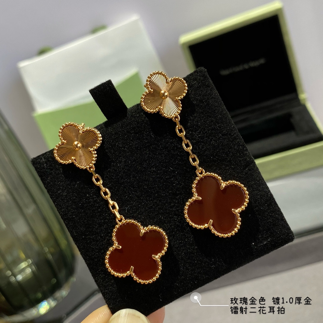 V*N CL*F & arpels laser red two flowers earrings