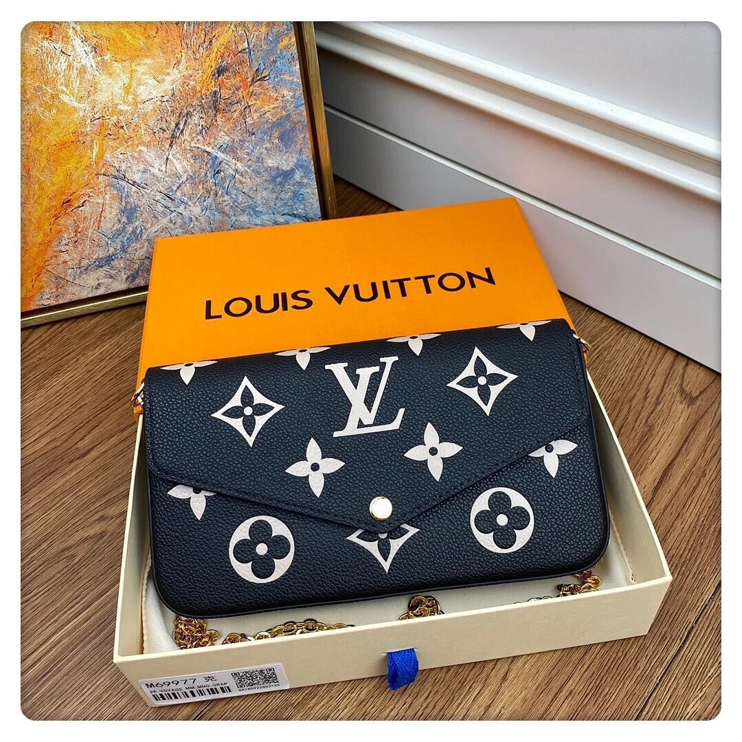 LV FELICIE POCHETTE M69977