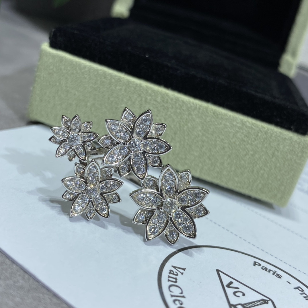 V*N CL*F & arpels lotus ring